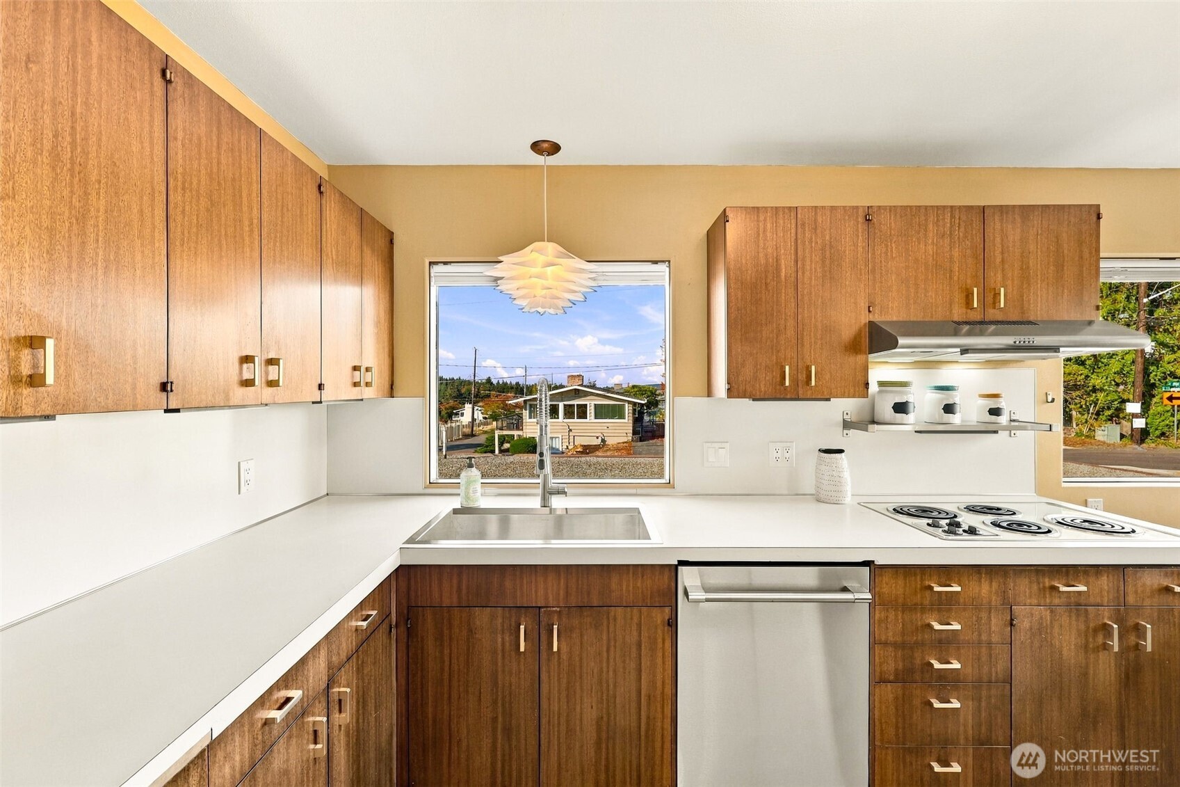 4658 N Lexington Street Property Photo 10