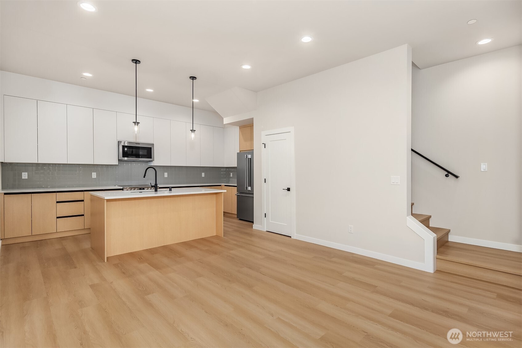 3842 Linden Avenue Property Photo 6