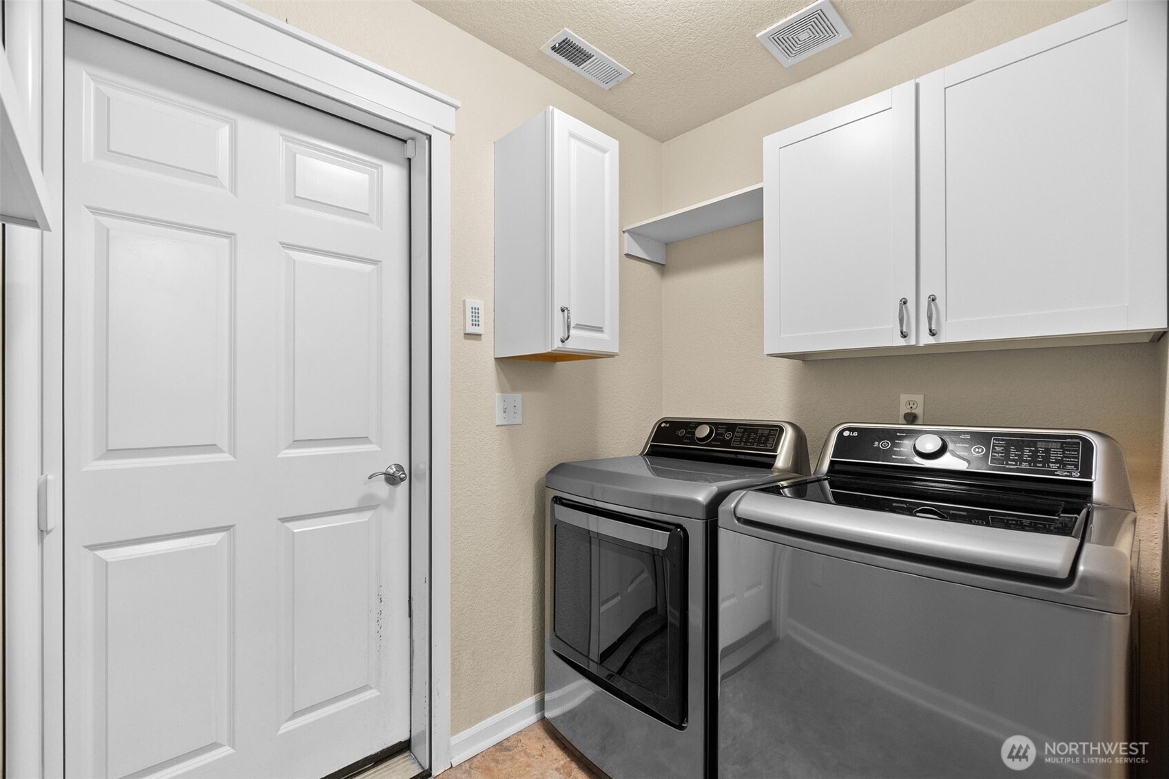 3488 Simmons Mill Court B Property Photo 24