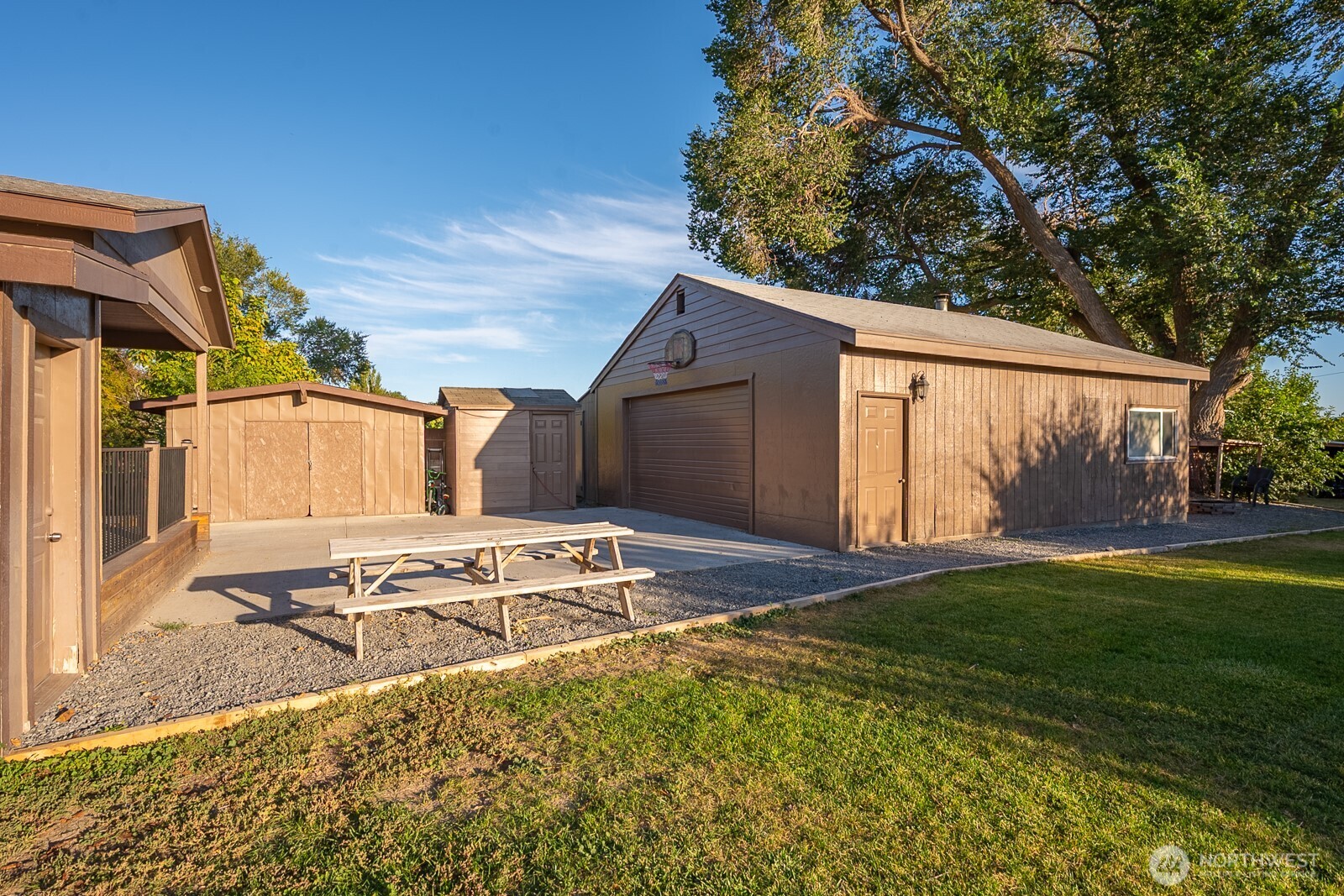 603 Ne Road 19 Property Photo 4