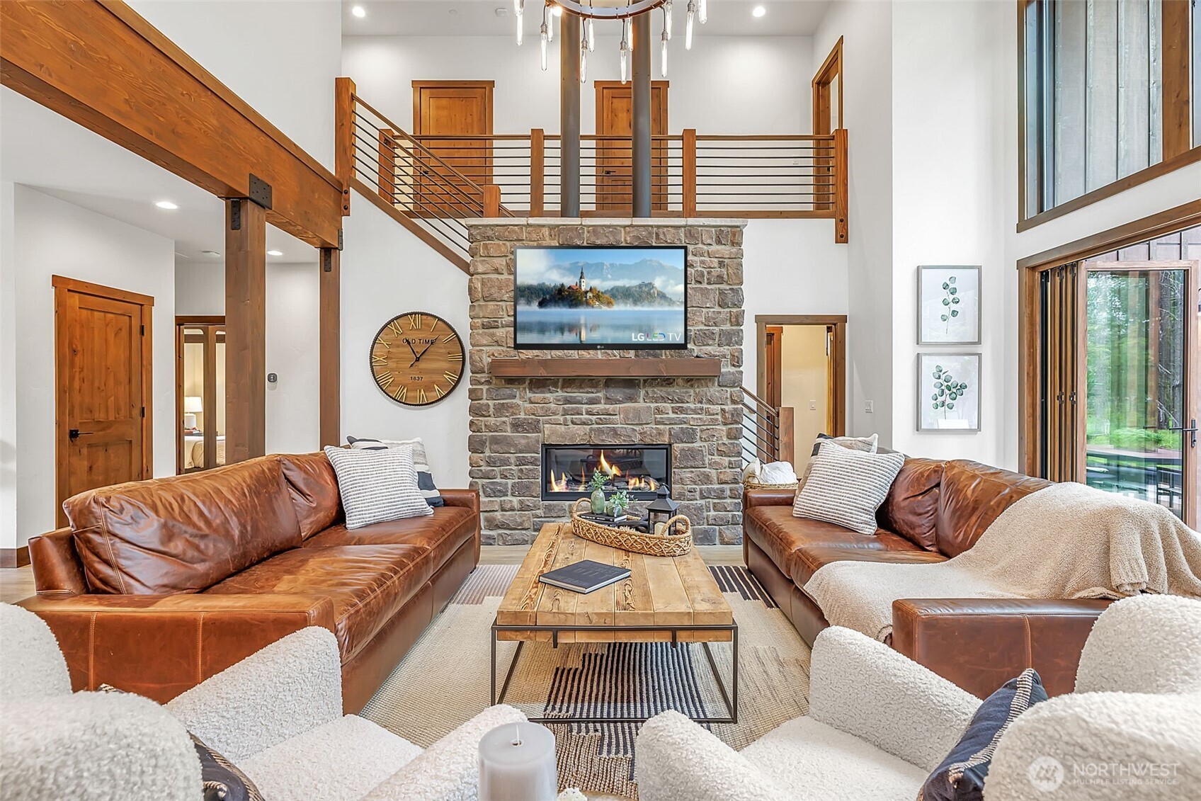1400 Kokanee Loop Property Photo 3