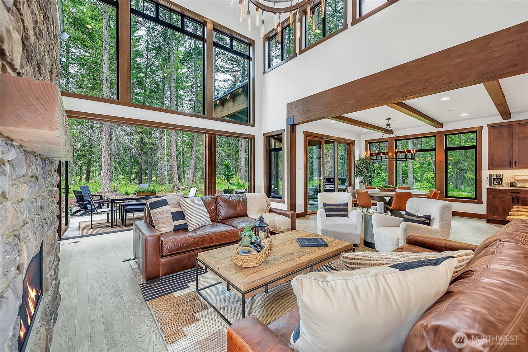 1400 Kokanee Loop Property Photo 4