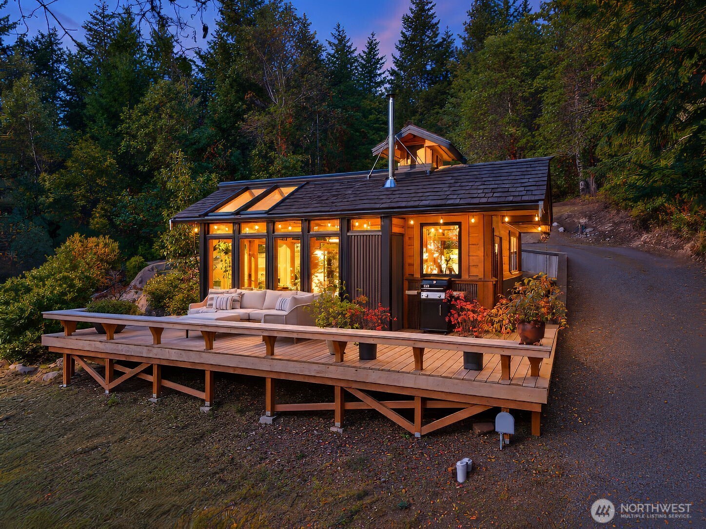 611 Lane De Chantal Property Photo 1