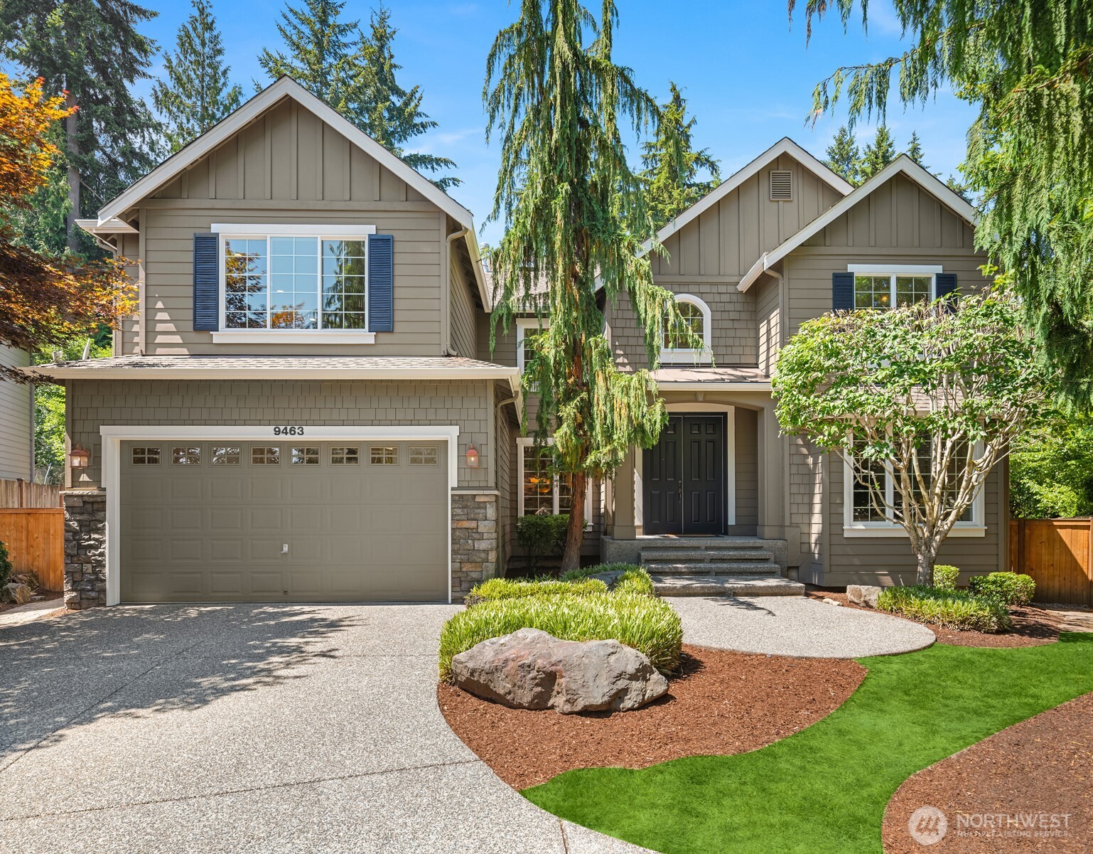 9463 221st Place Property Photo 3