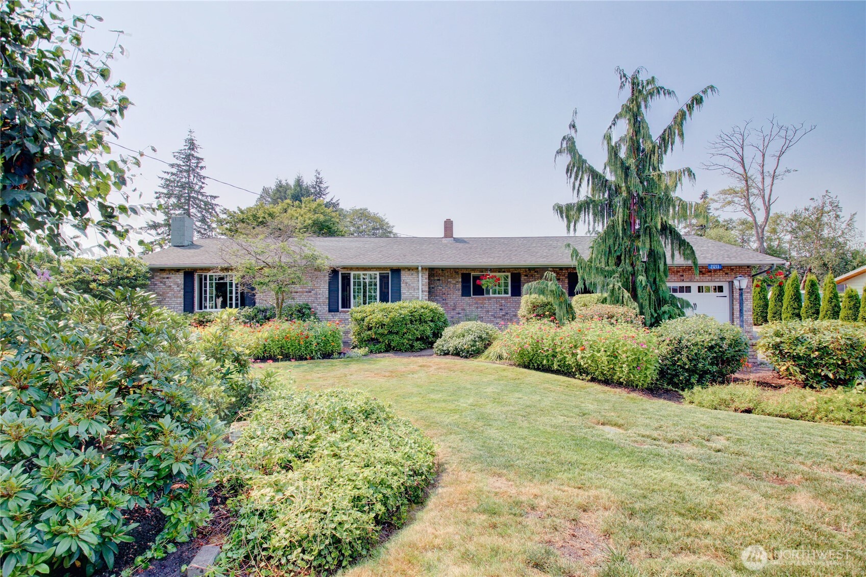 21213 Plaza Drive Property Photo 2