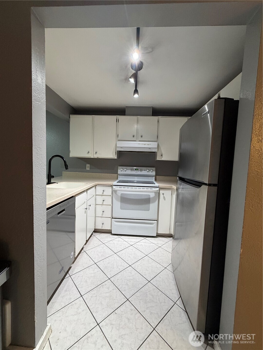 17515 118th Avenue B6 Property Photo 5