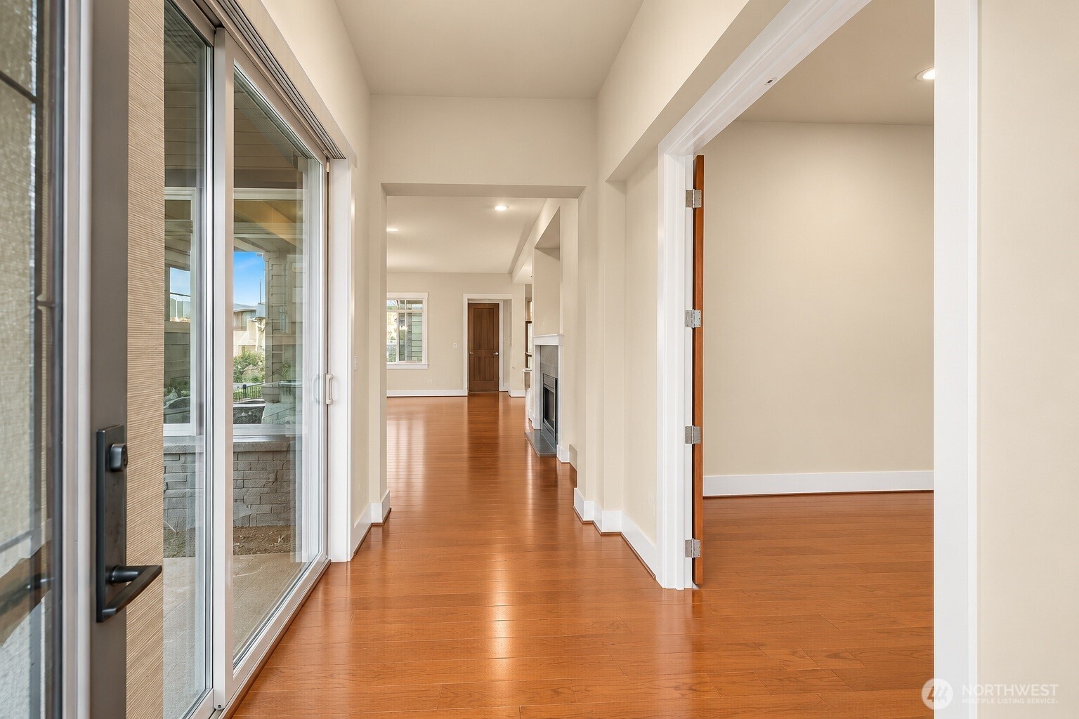 1036 N 42nd Place Property Photo 3