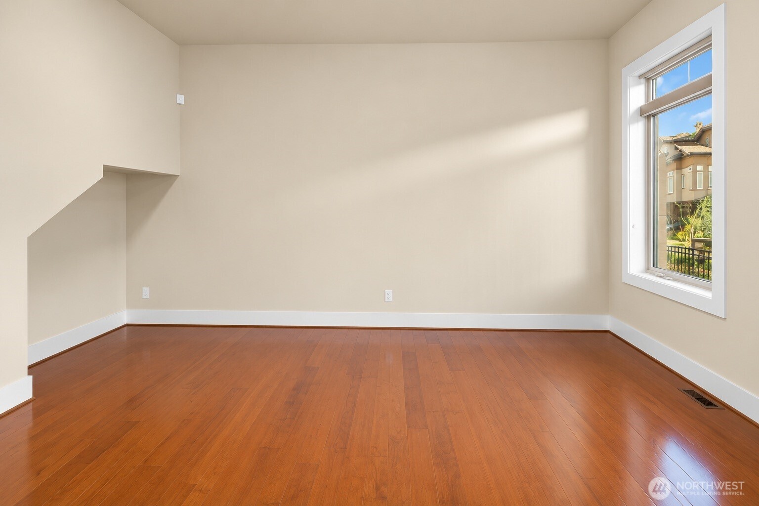 1036 N 42nd Place Property Photo 10