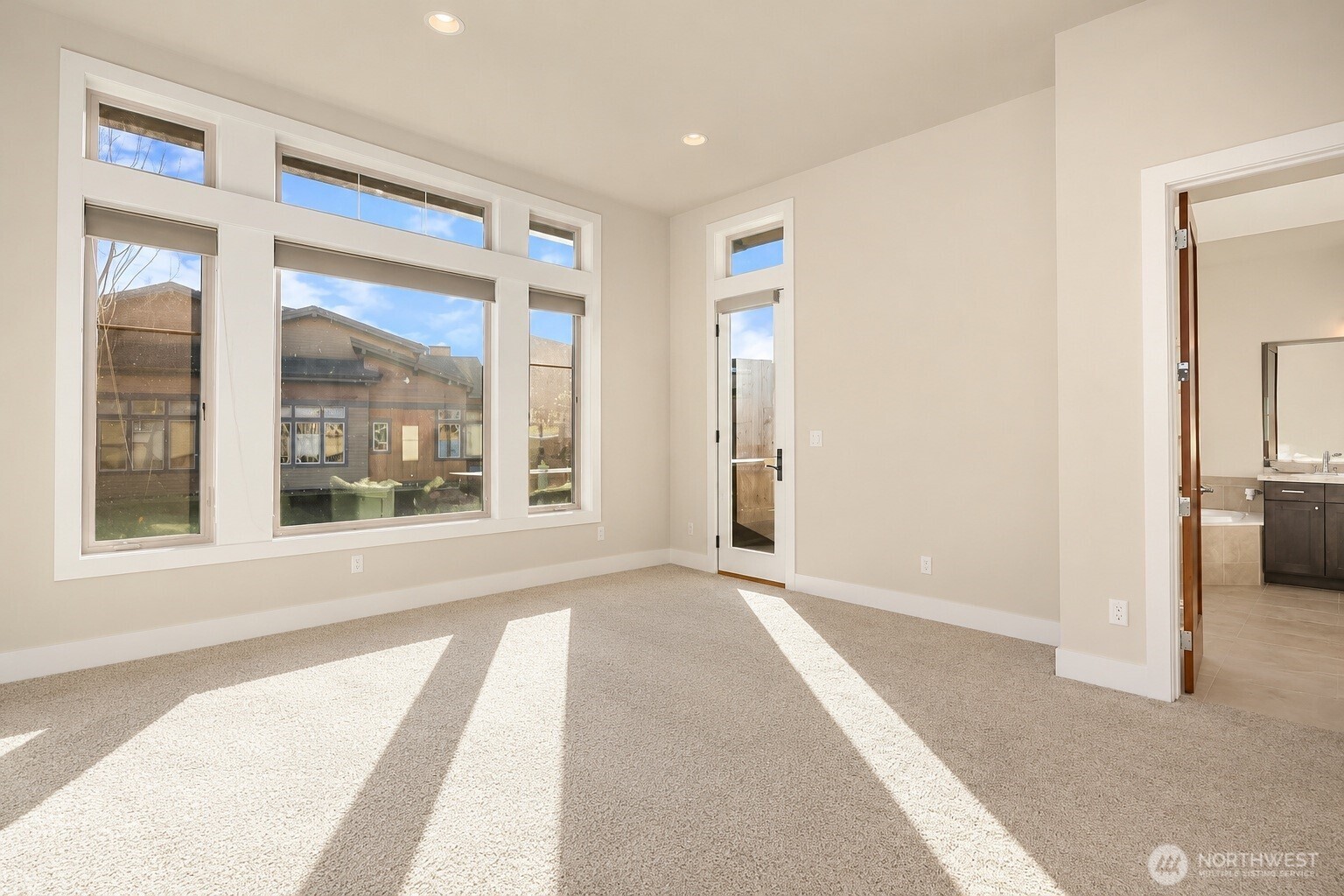 1036 N 42nd Place Property Photo 13