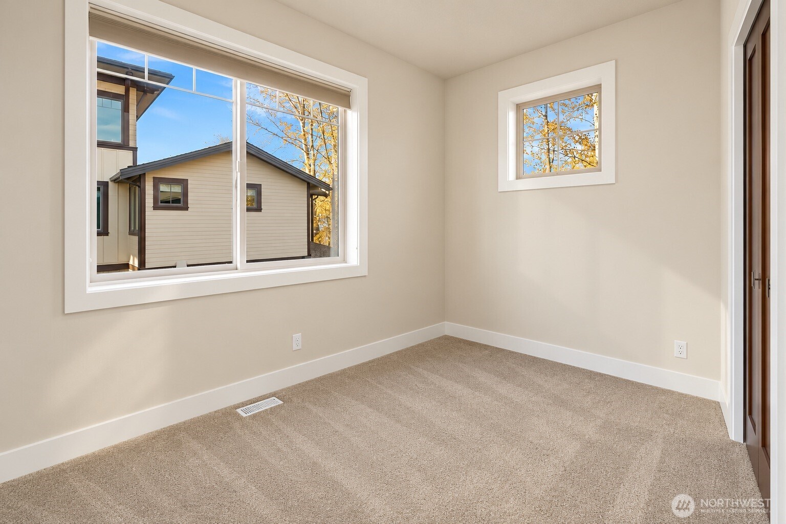 1036 N 42nd Place Property Photo 16