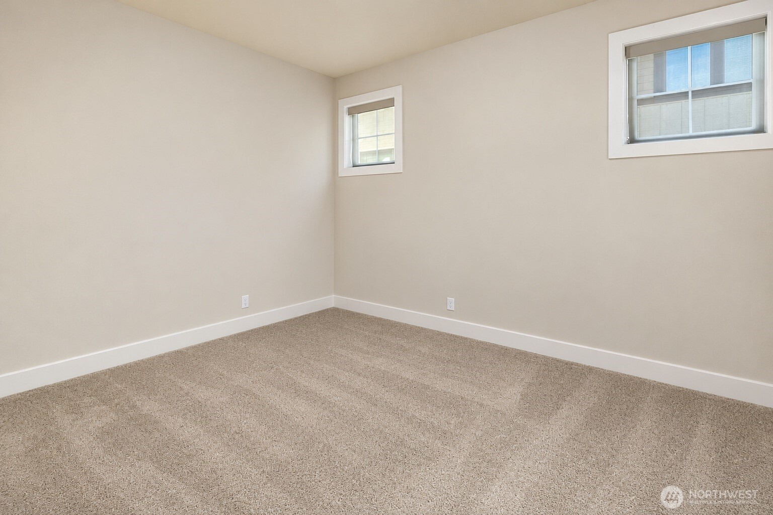 1036 N 42nd Place Property Photo 17