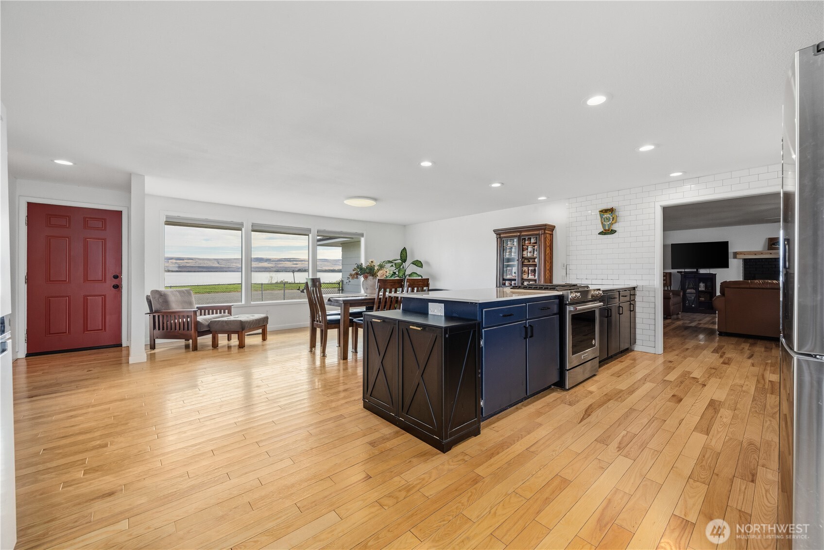501 1st Street Property Photo 12