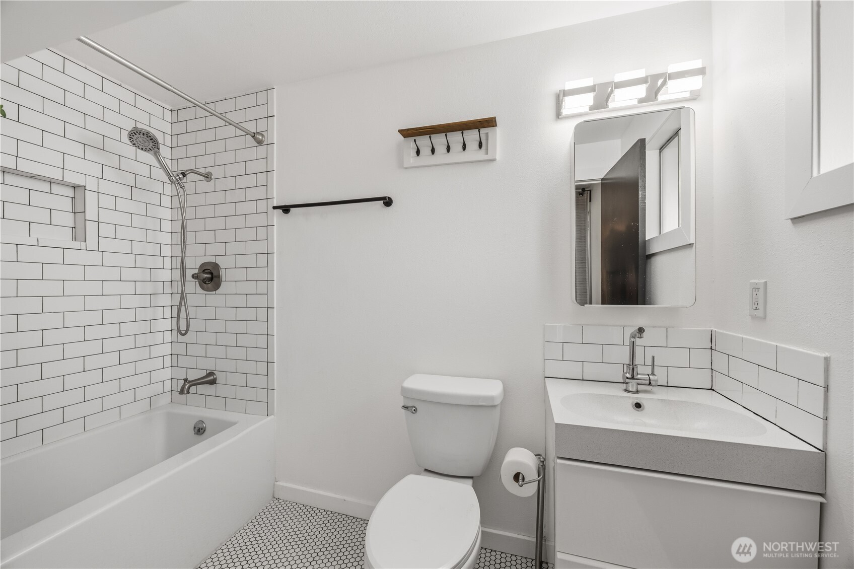 501 1st Street Property Photo 22