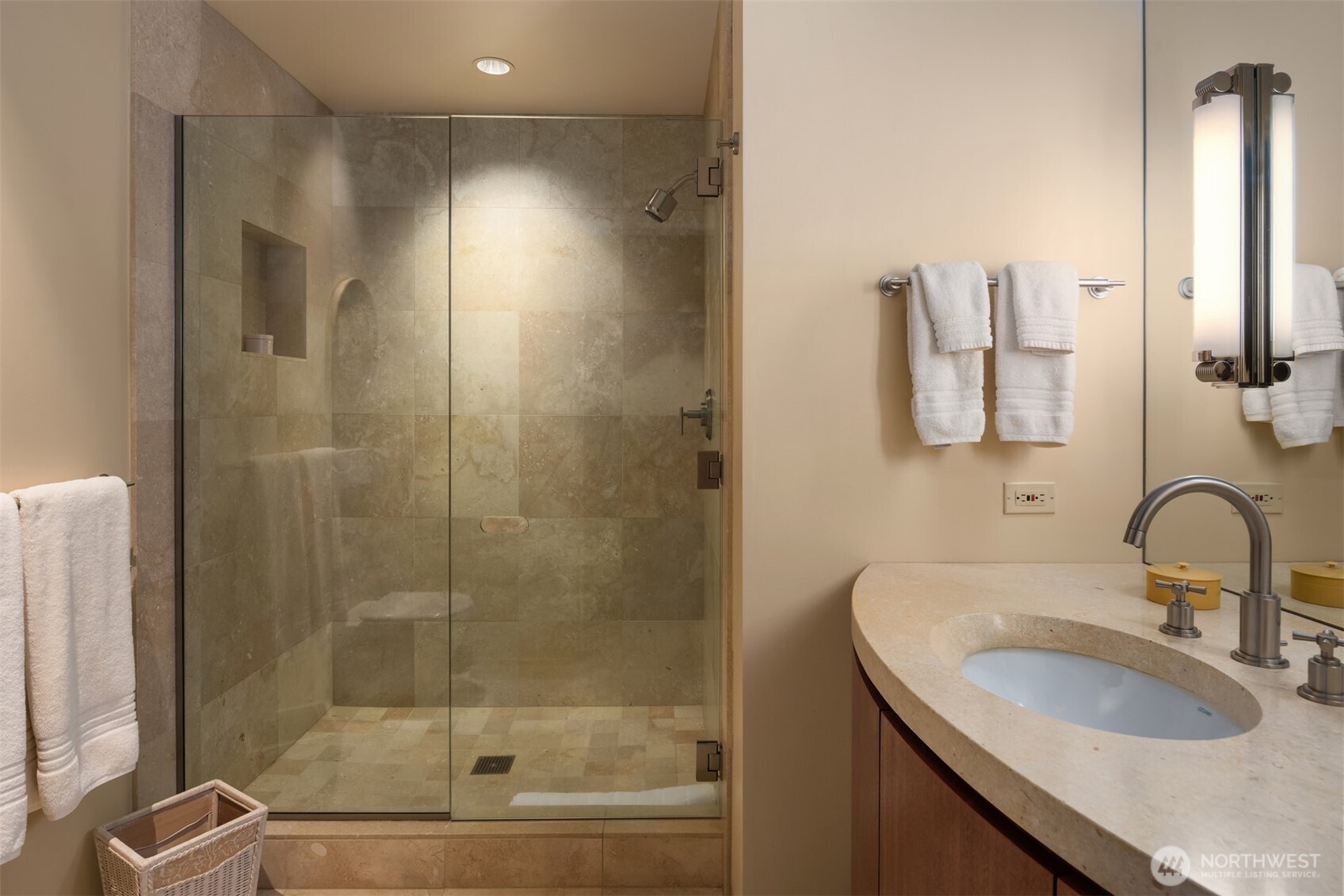 415 Shoreland Drive Property Photo 20