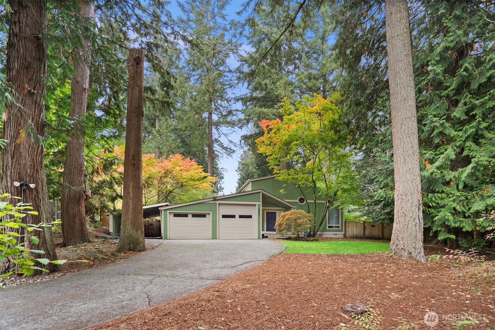 4841 E Forest Glen Drive Property Photo 2