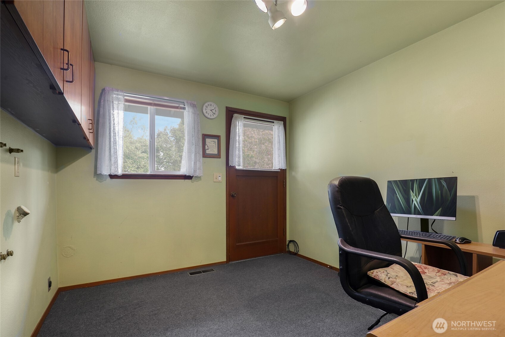 649 C Court Property Photo 9