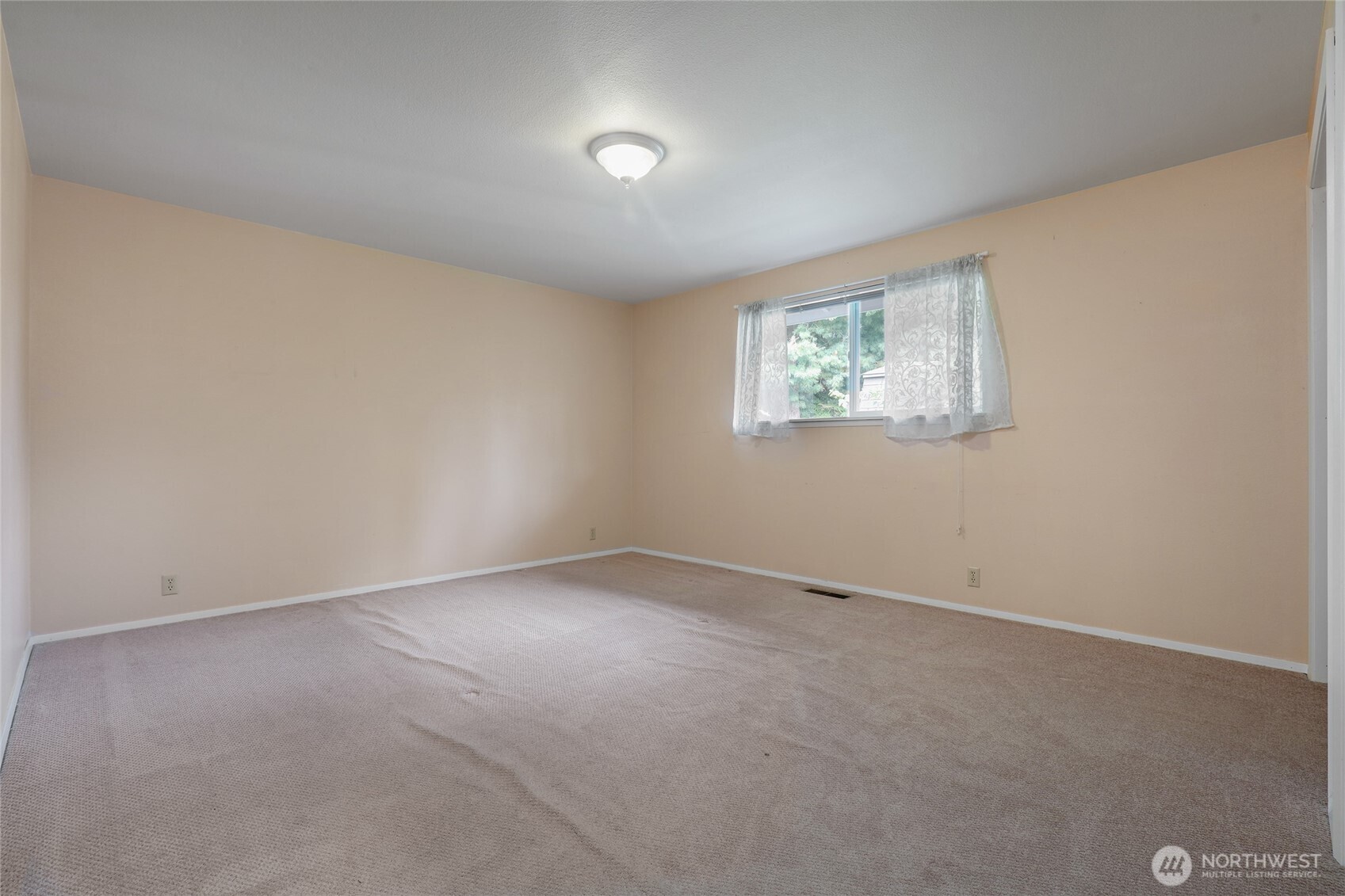 649 C Court Property Photo 10