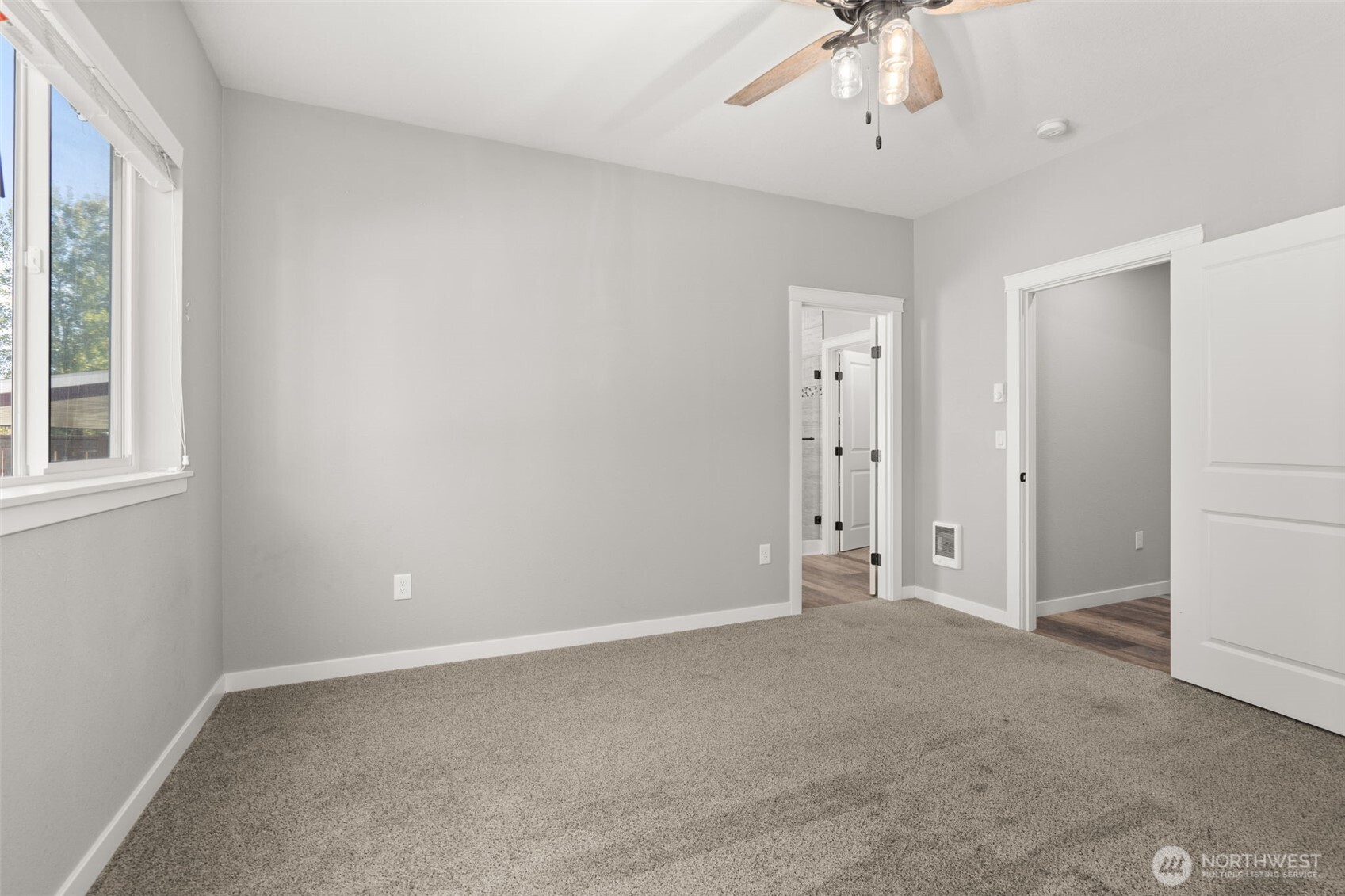 228 Fenway Drive Property Photo 13