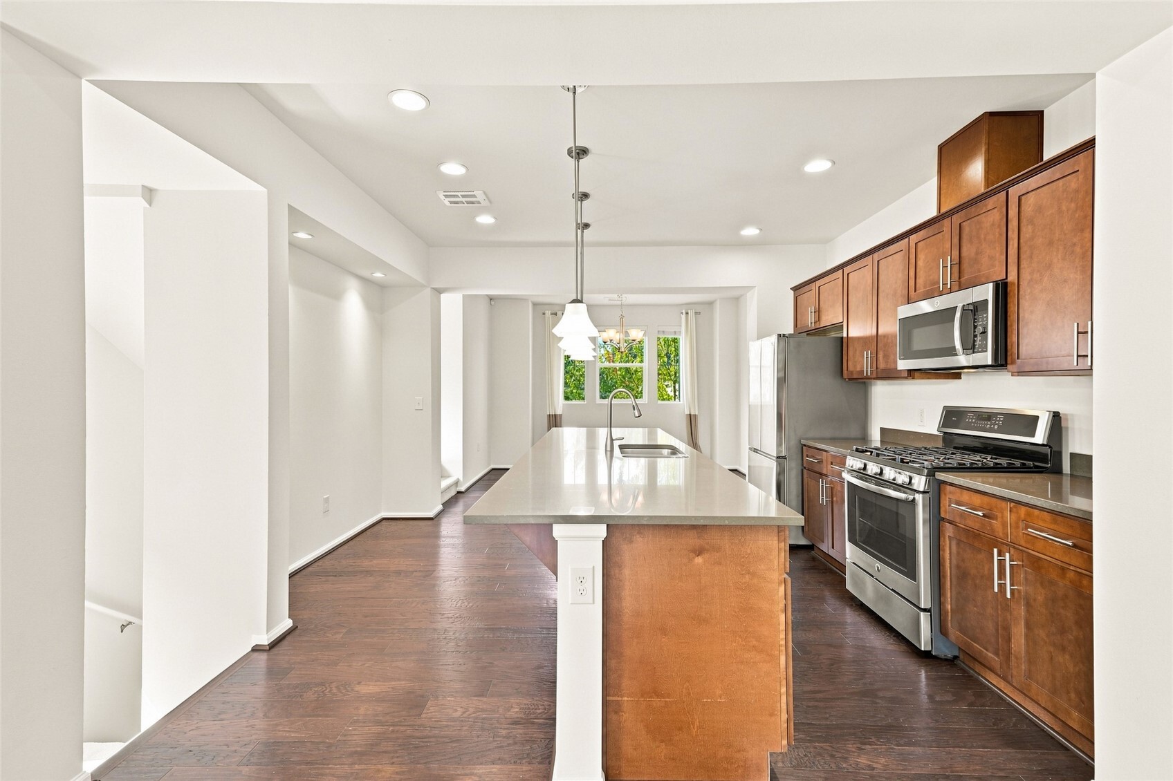 11208 19th Drive Property Photo 4