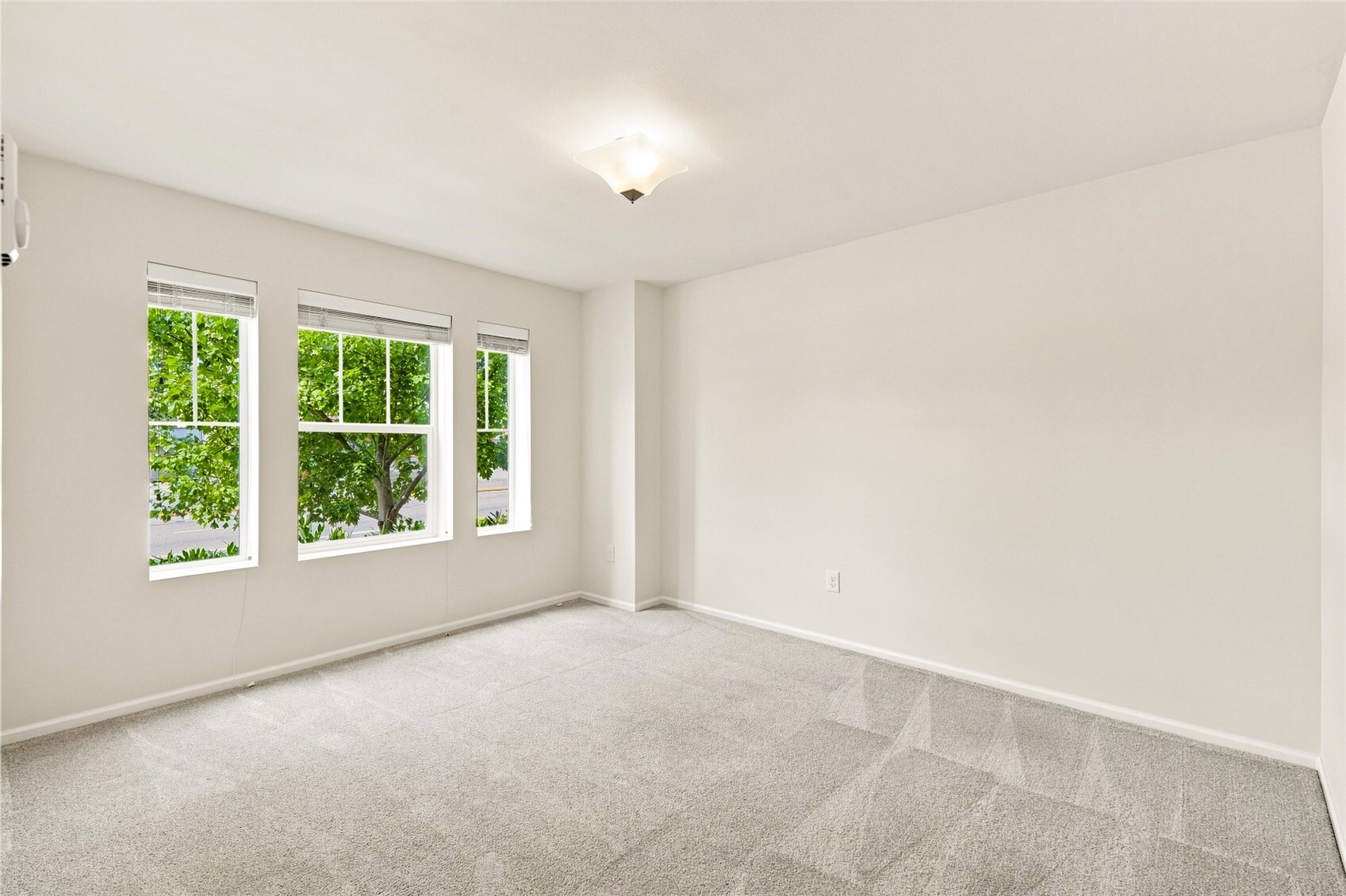 11208 19th Drive Property Photo 11