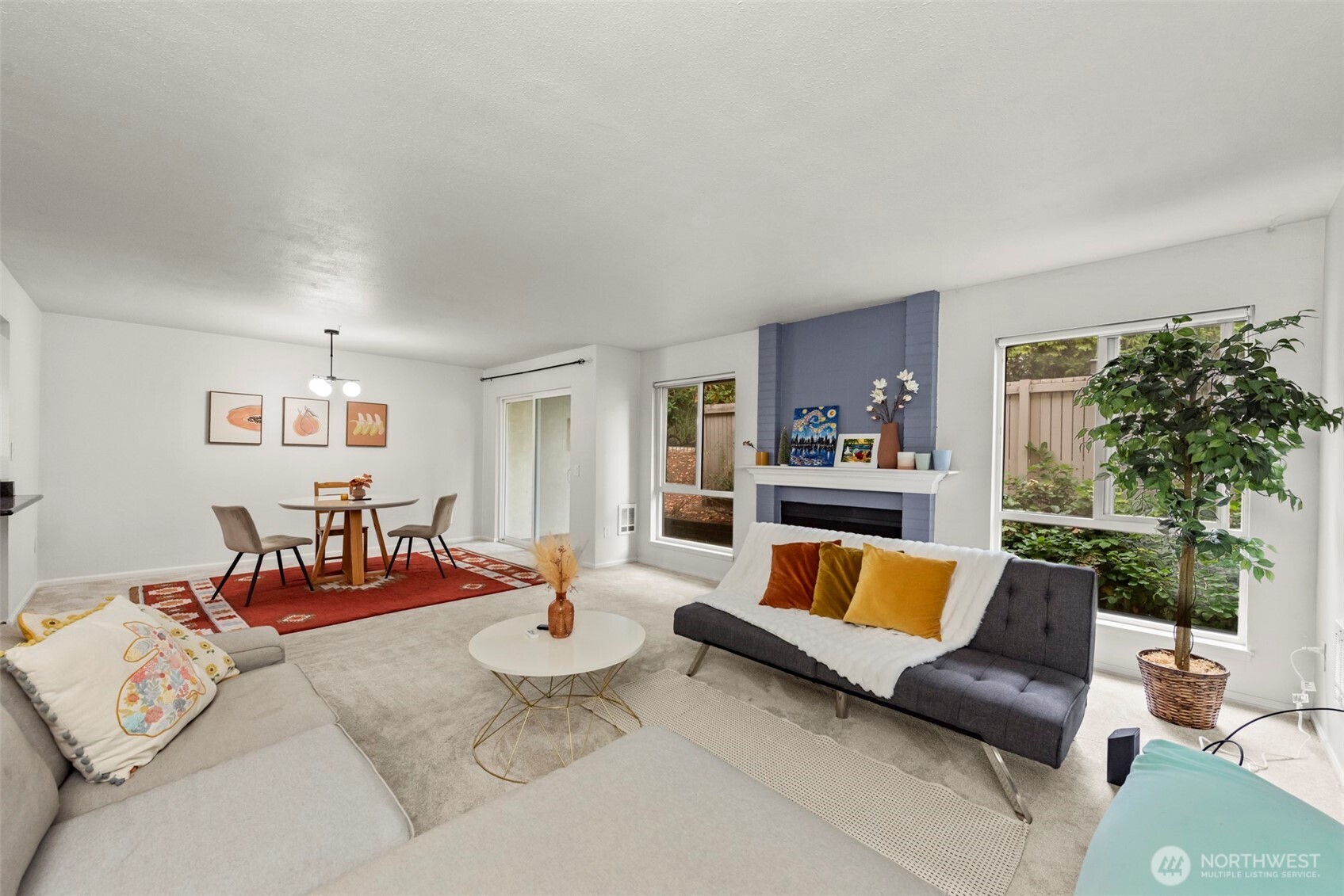1622 103rd Place L2 Property Photo 1