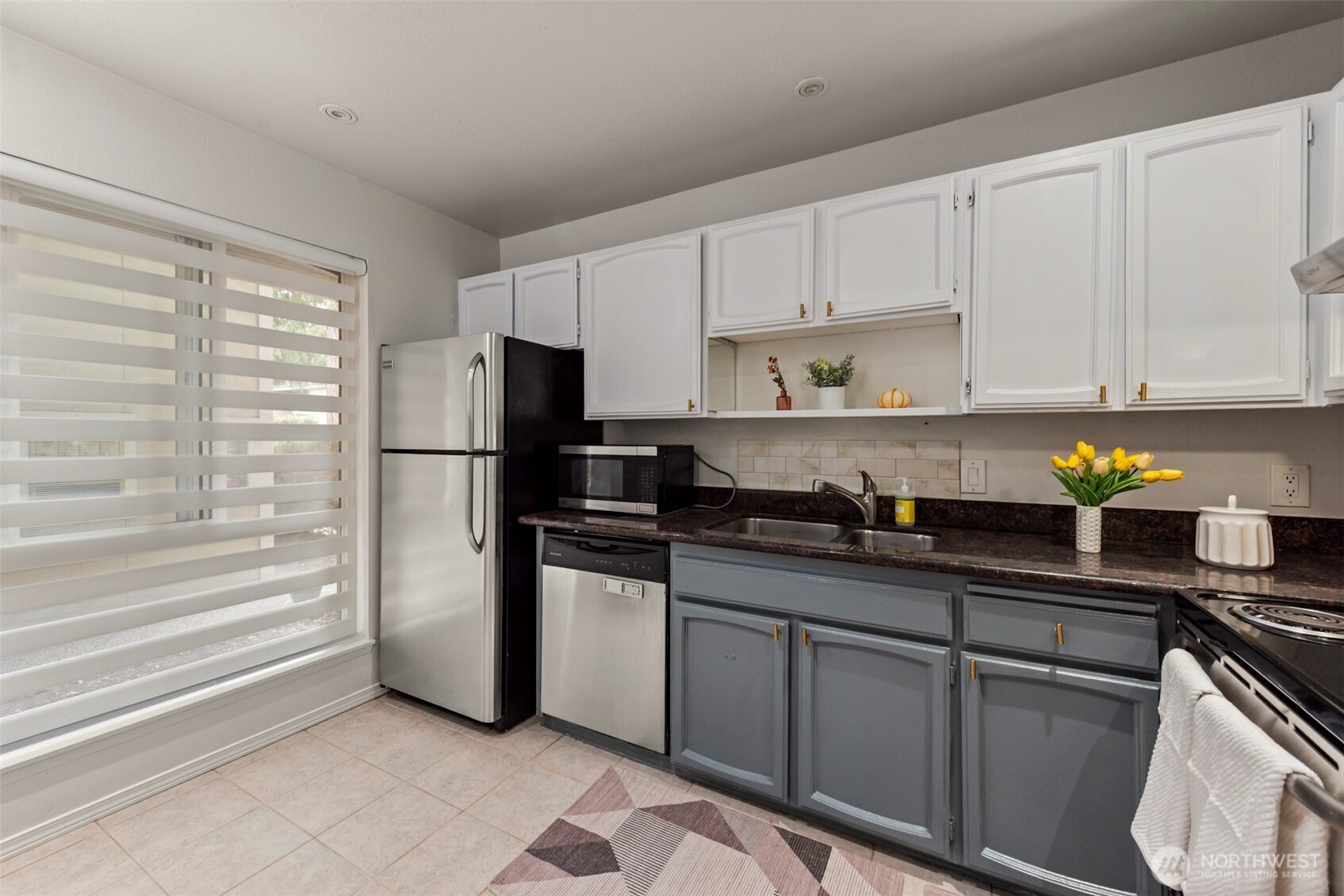 1622 103rd Place L2 Property Photo 10