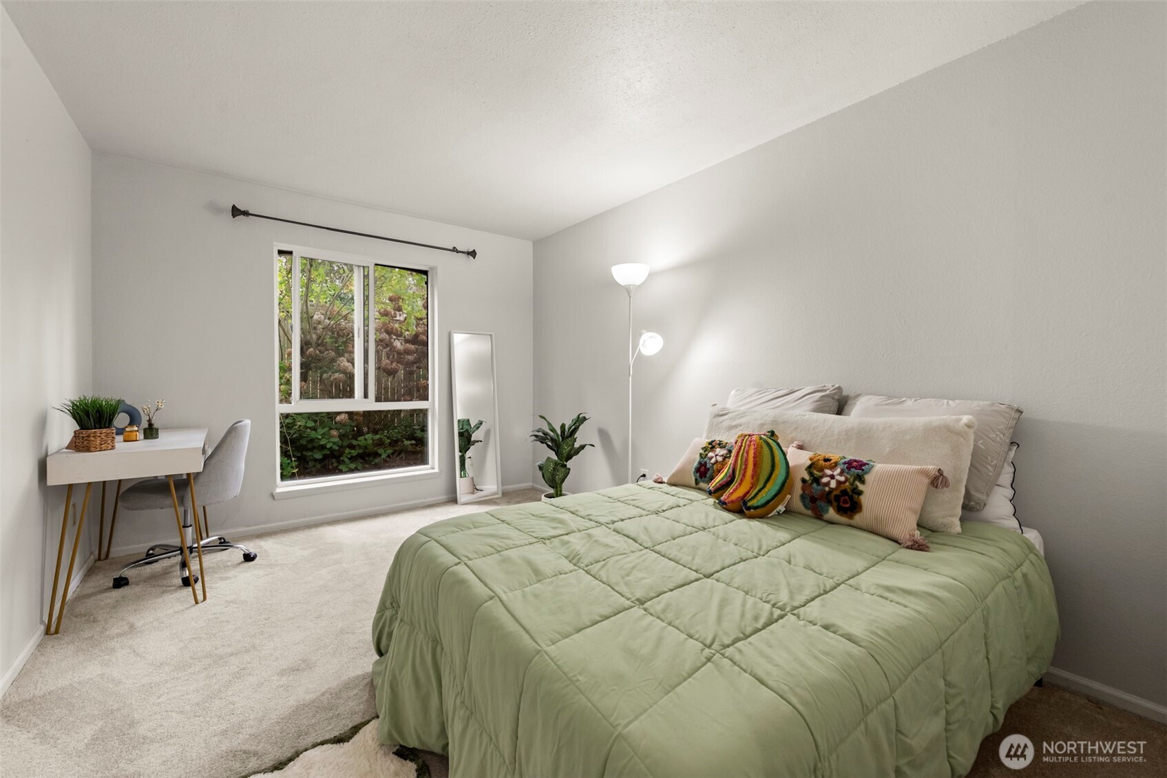 1622 103rd Place L2 Property Photo 15