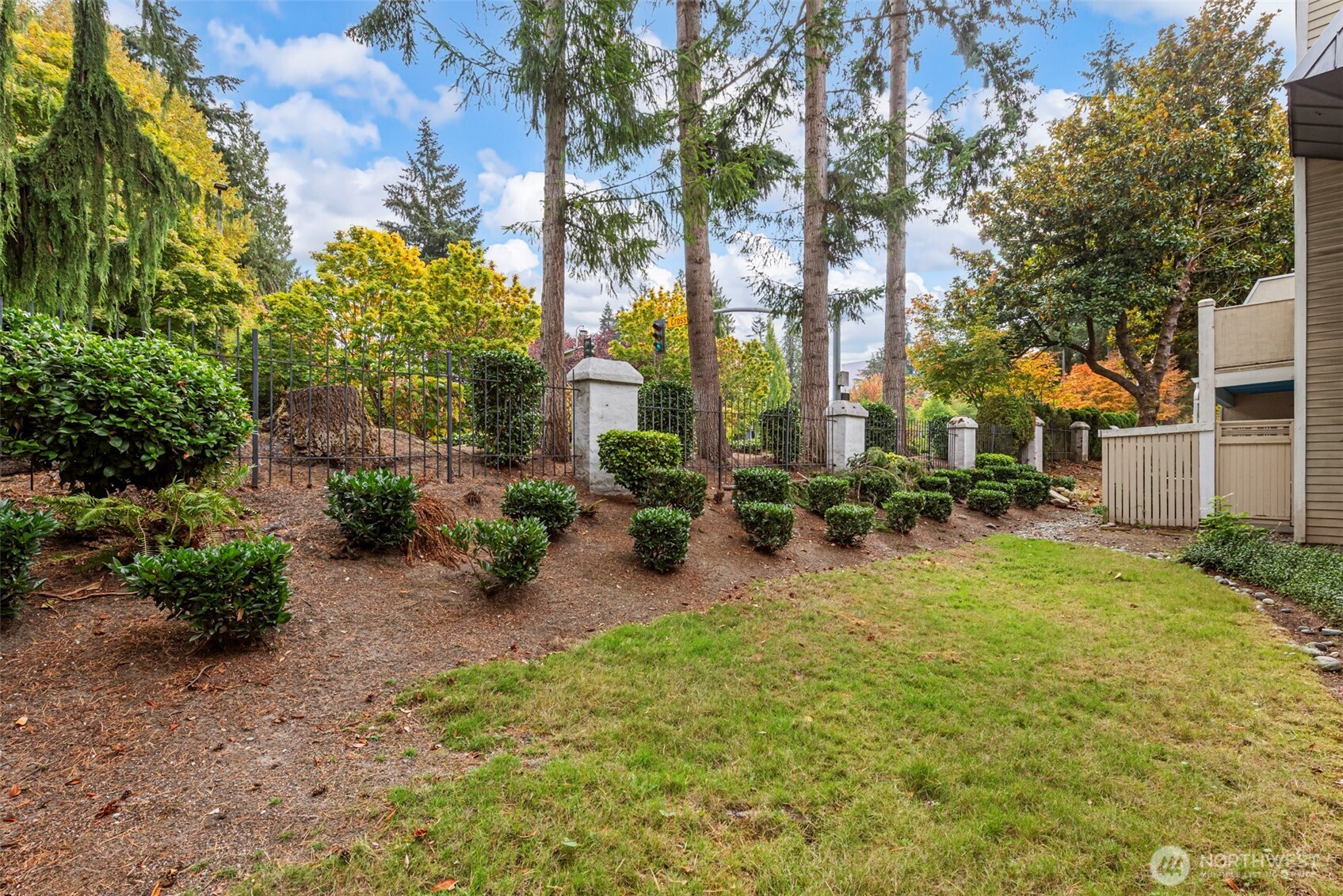 1622 103rd Place L2 Property Photo 19