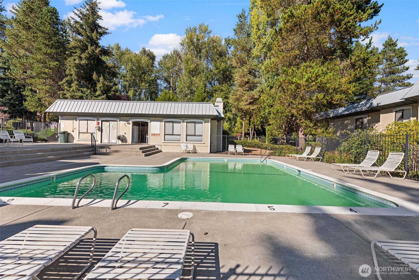 1622 103rd Place L2 Property Photo 31