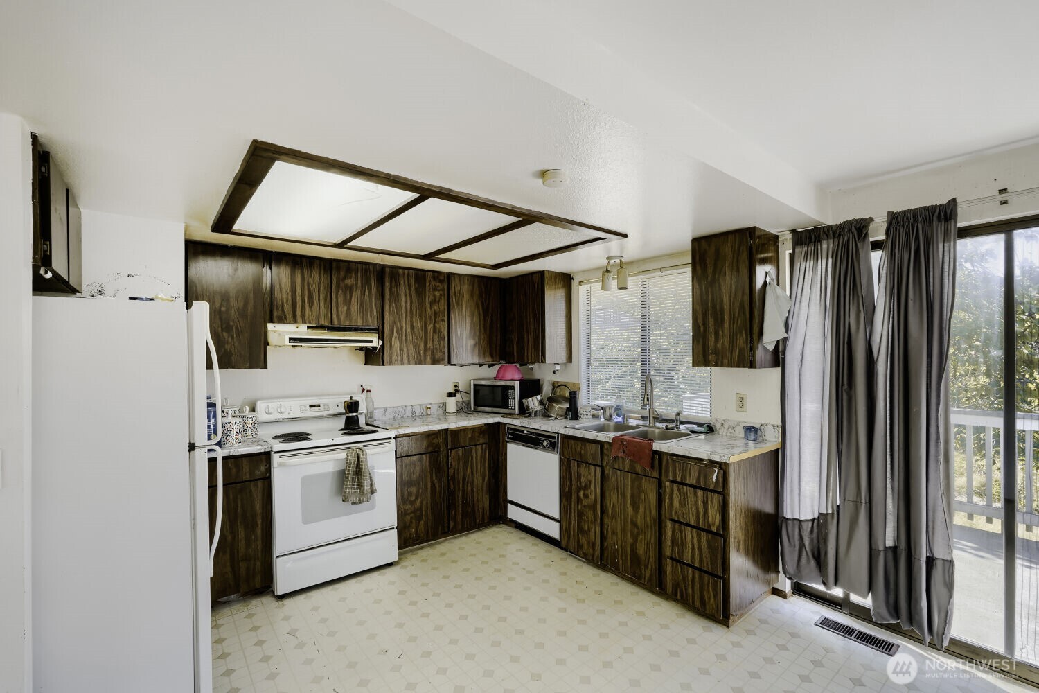 8046 S 116th Street Property Photo 4