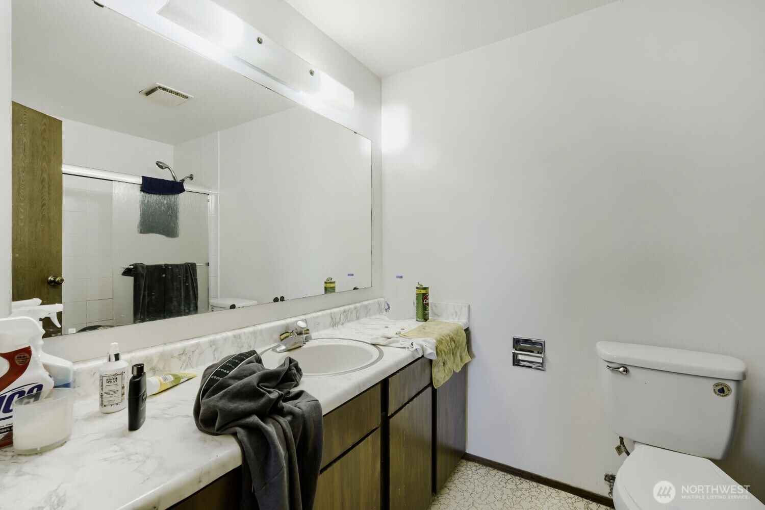8046 S 116th Street Property Photo 12