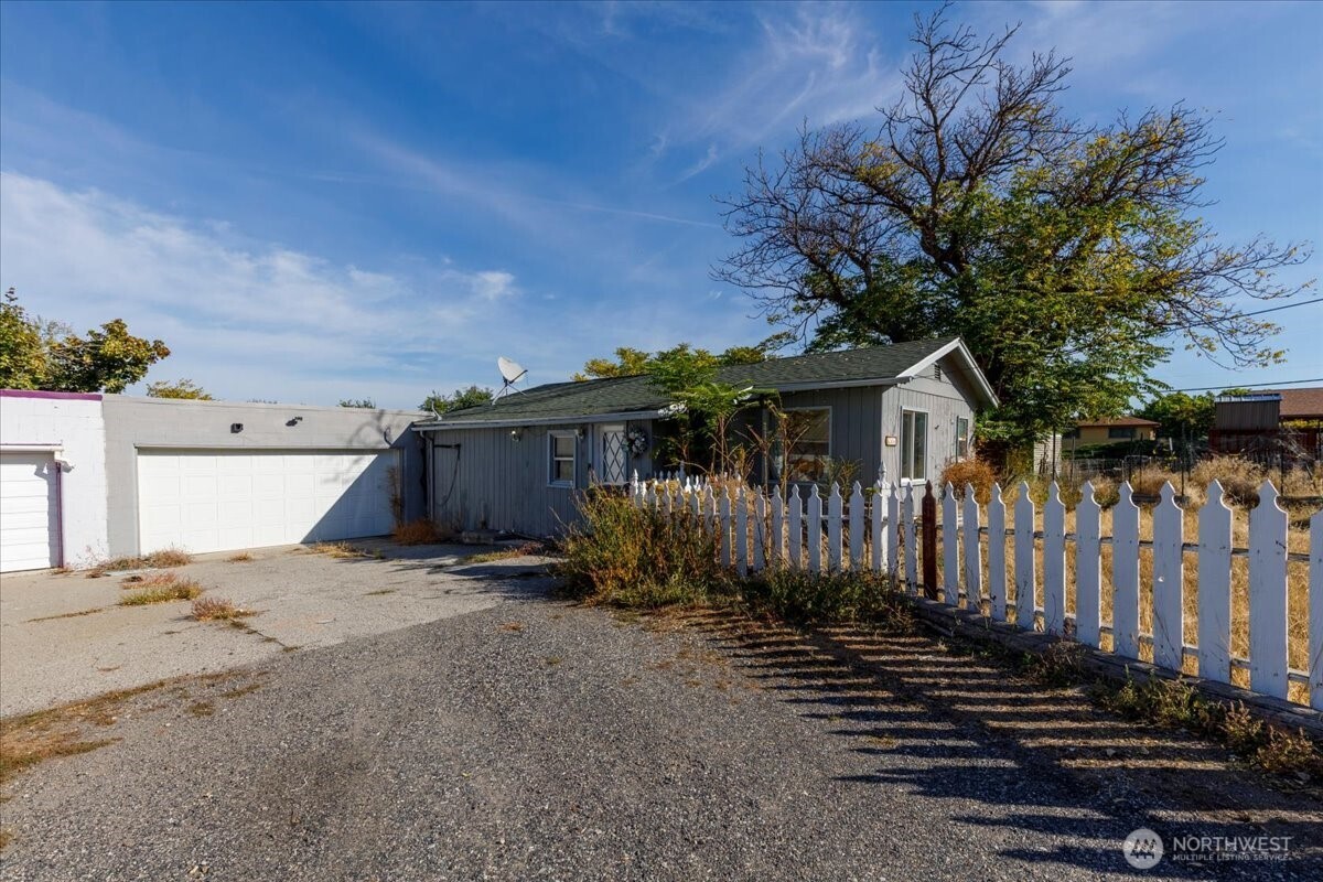 213 Roosevelt Drive Property Photo 2