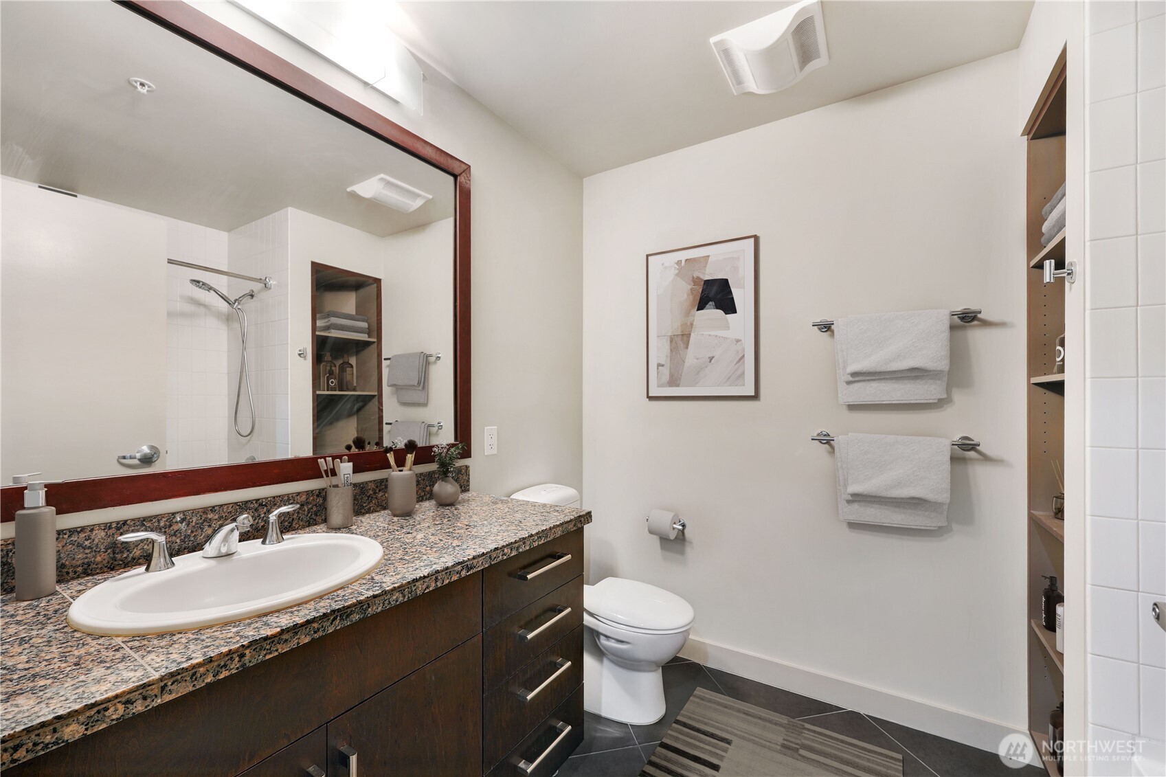 910 Lenora Street 702 Property Photo 10