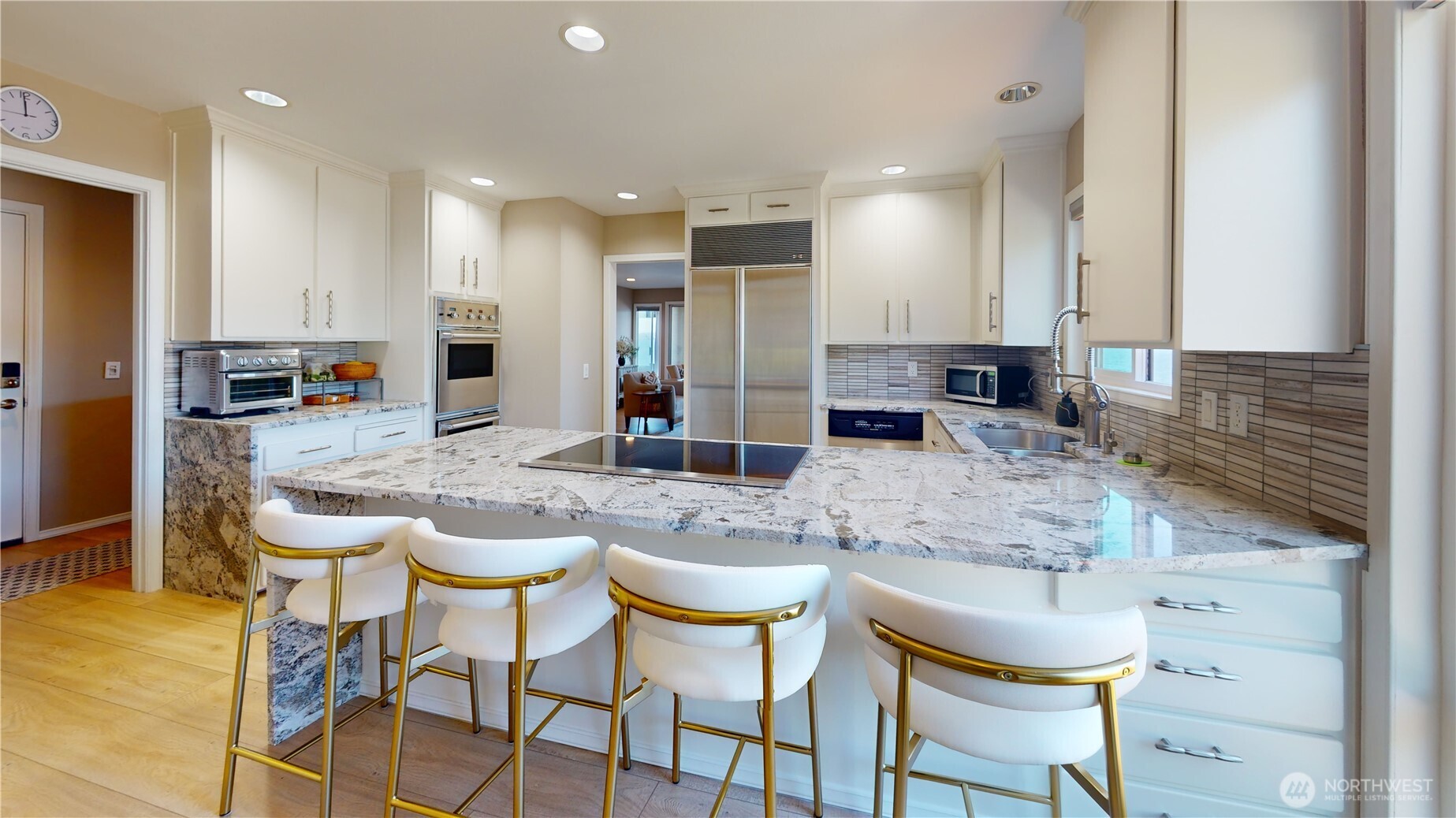 827 Lake Street Property Photo 3
