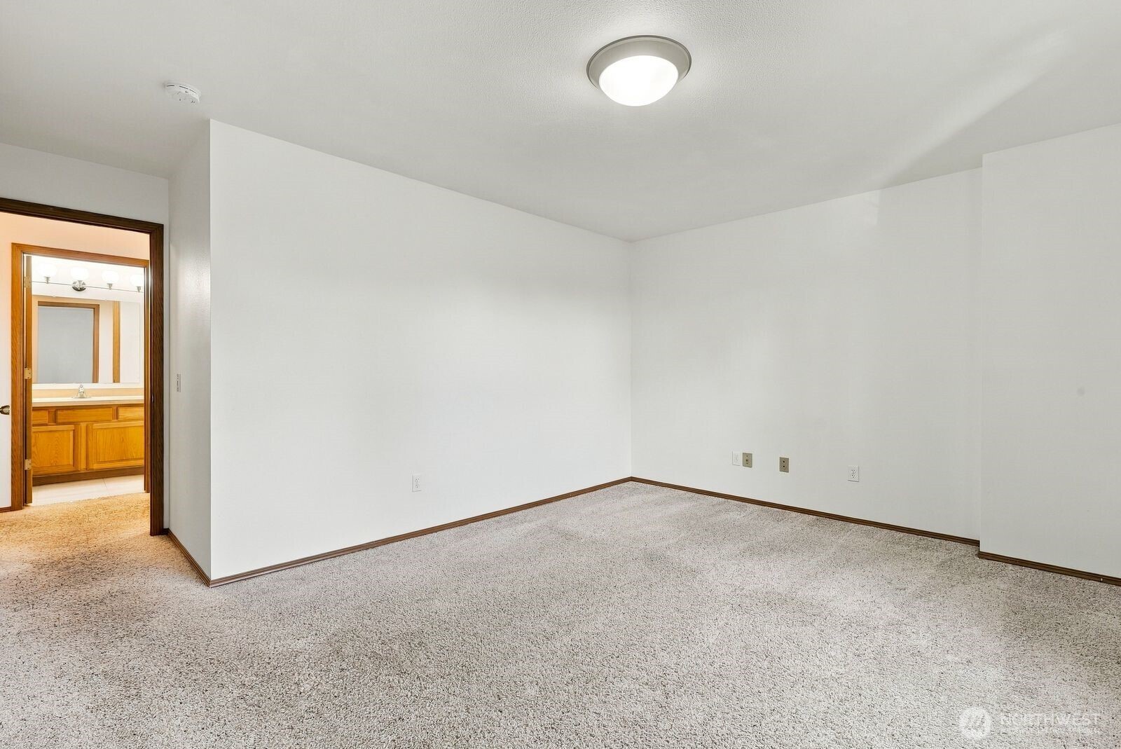 701 N Willow Street Property Photo 20