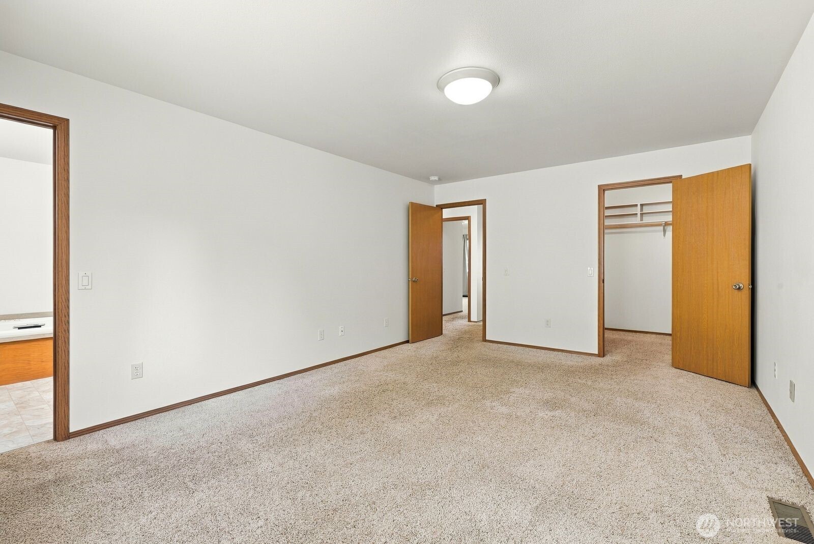 701 N Willow Street Property Photo 24