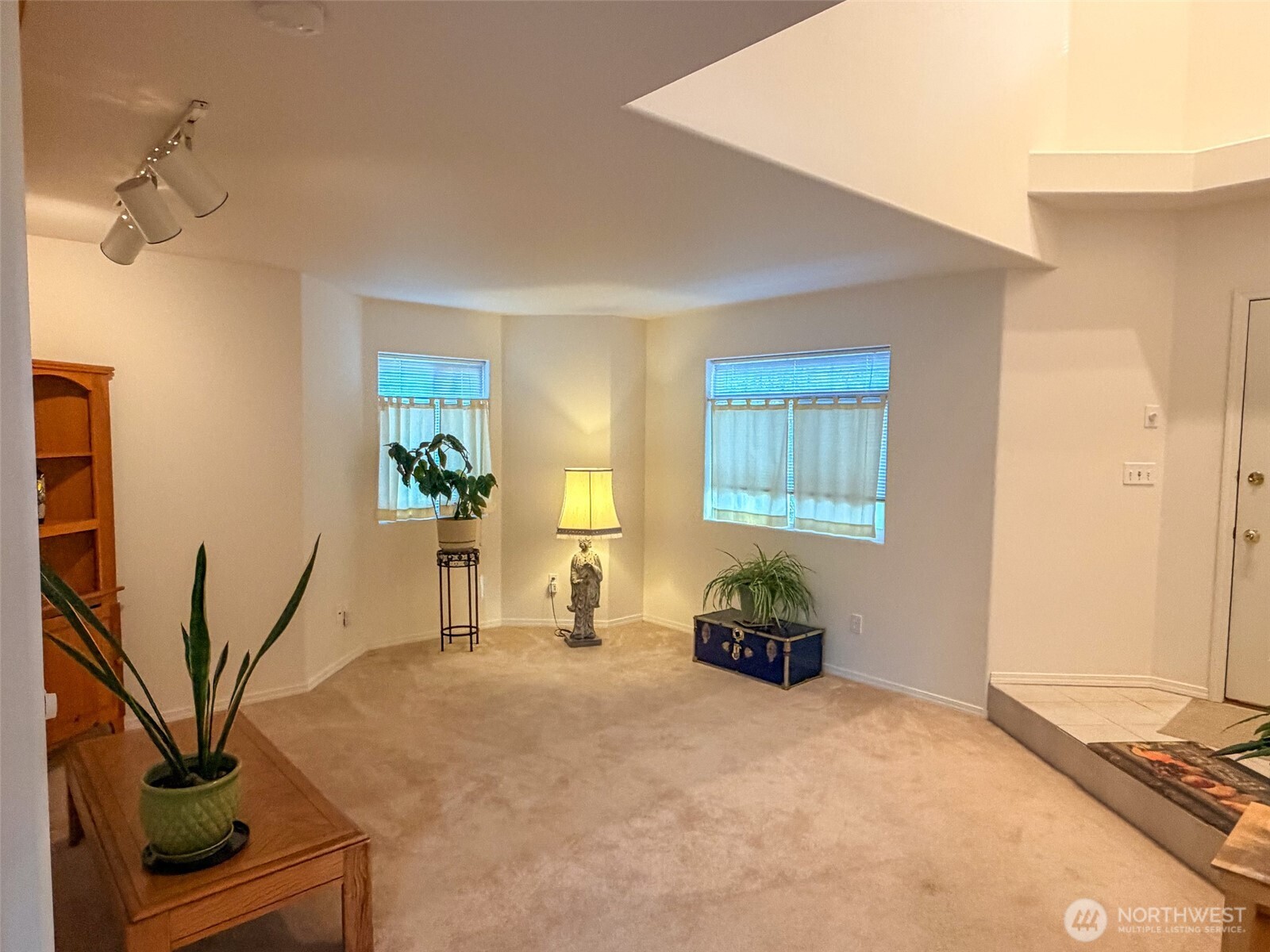 1344 Hancock Street Property Photo 4