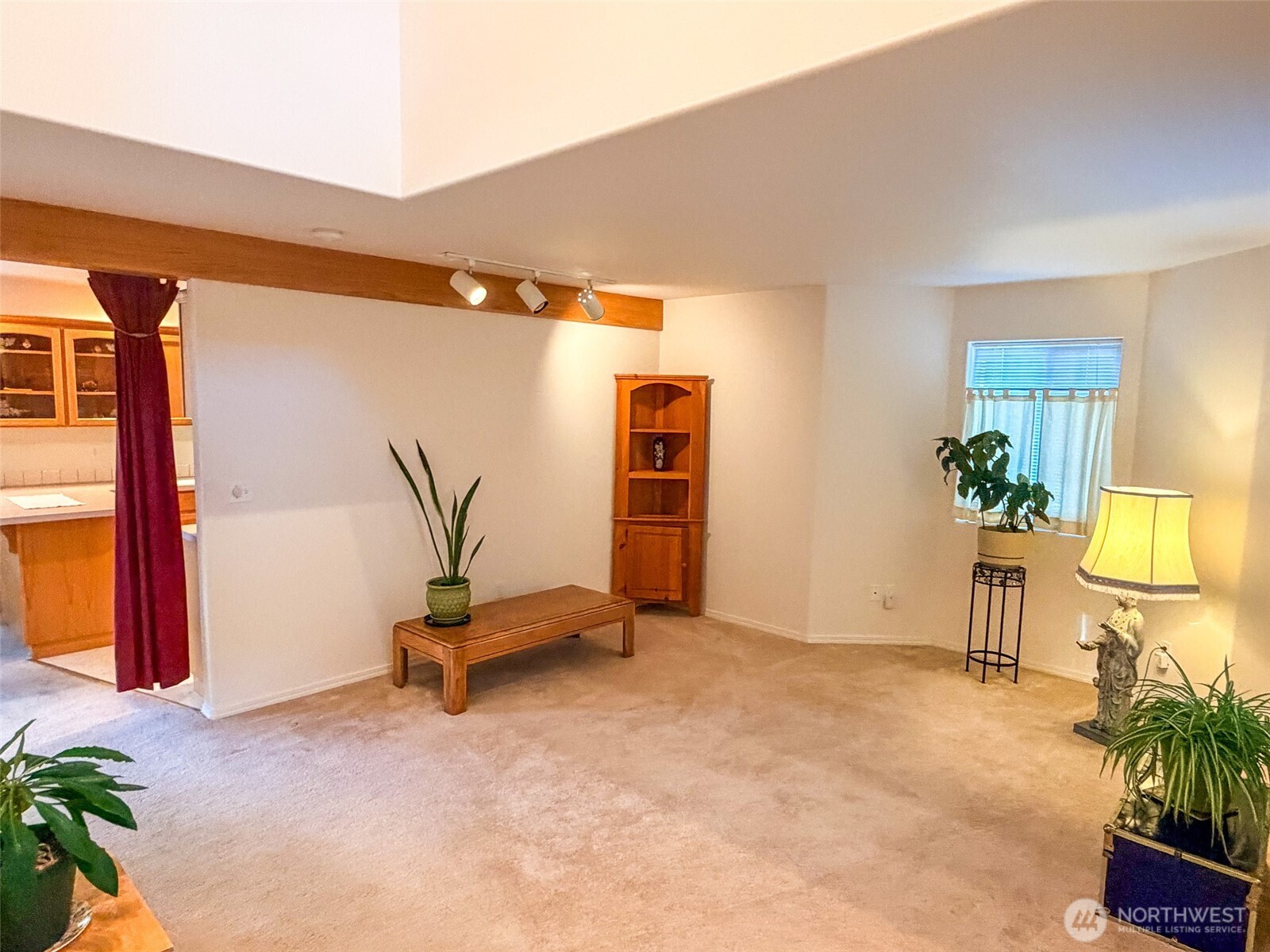 1344 Hancock Street Property Photo 6