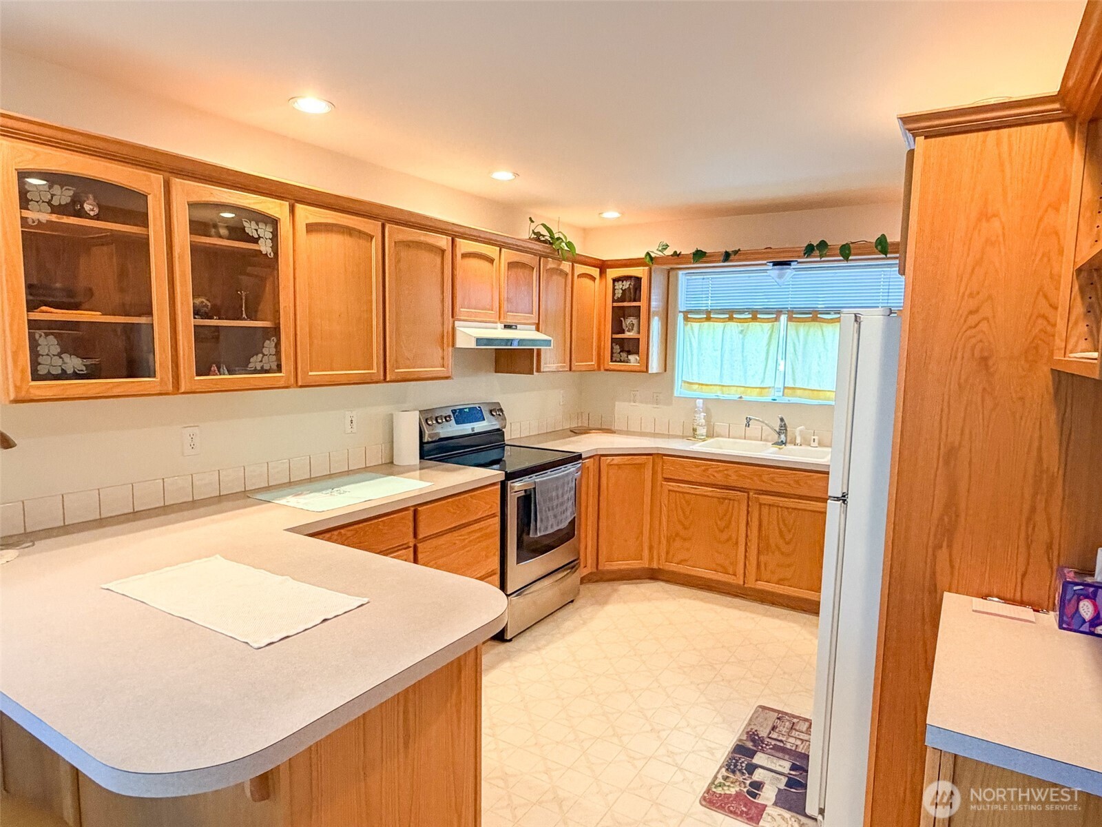 1344 Hancock Street Property Photo 7