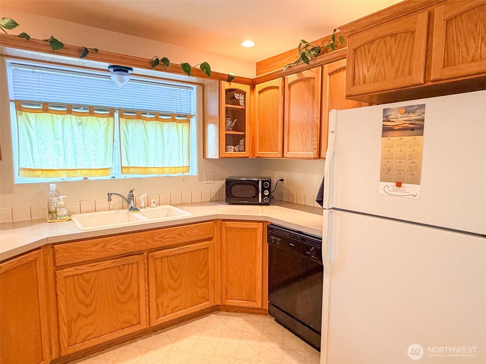 1344 Hancock Street Property Photo 9