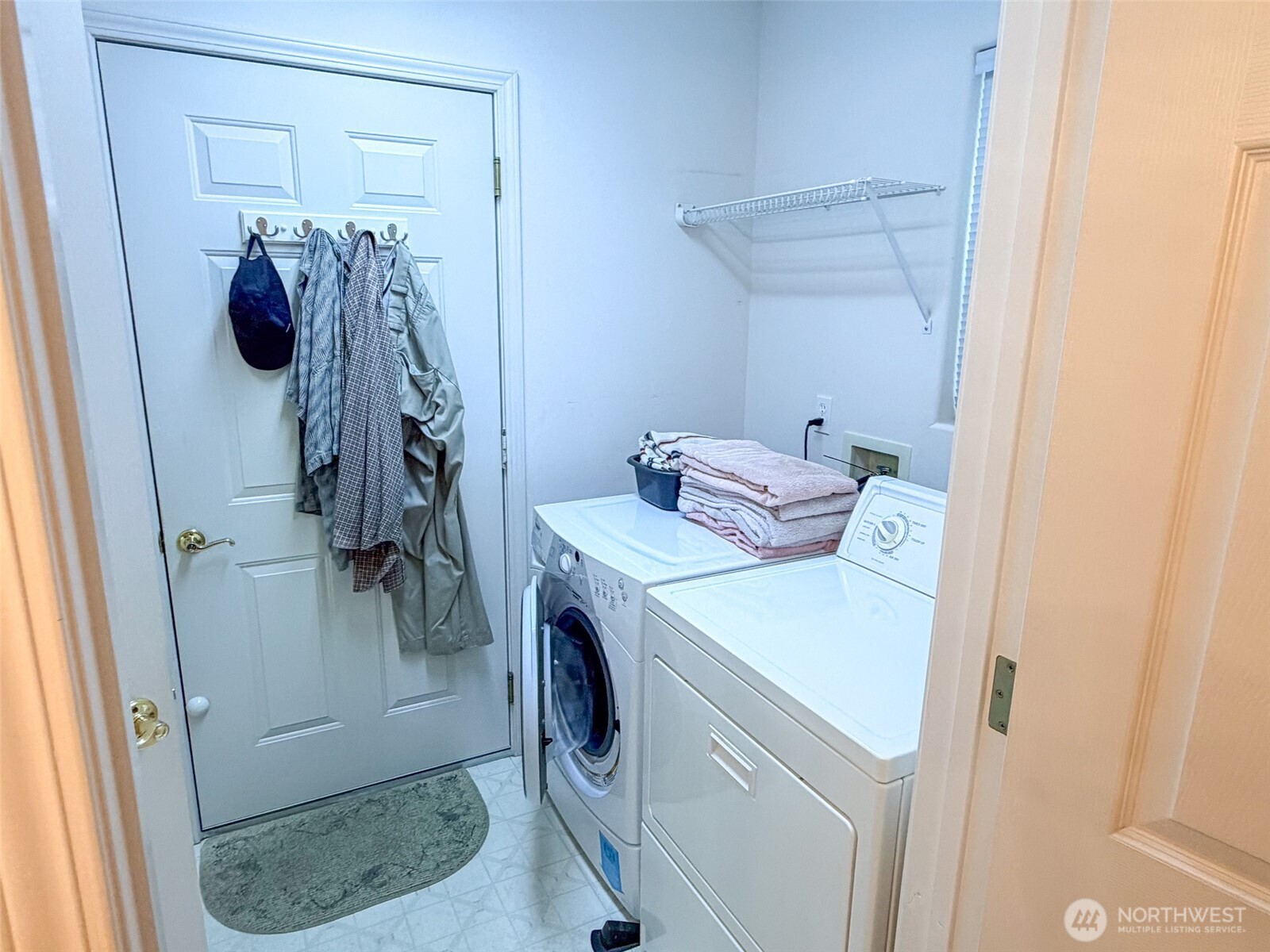 1344 Hancock Street Property Photo 14