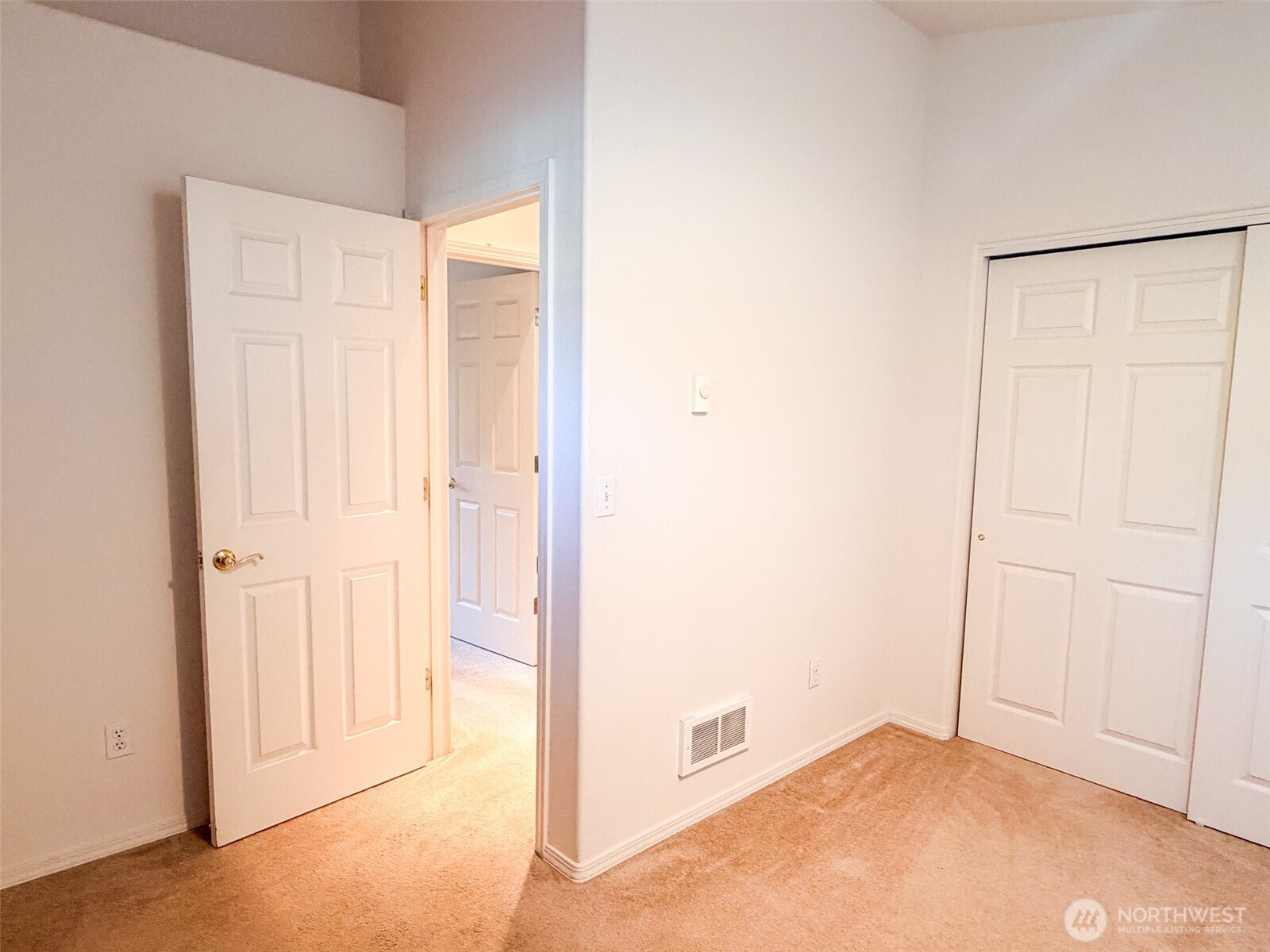 1344 Hancock Street Property Photo 30