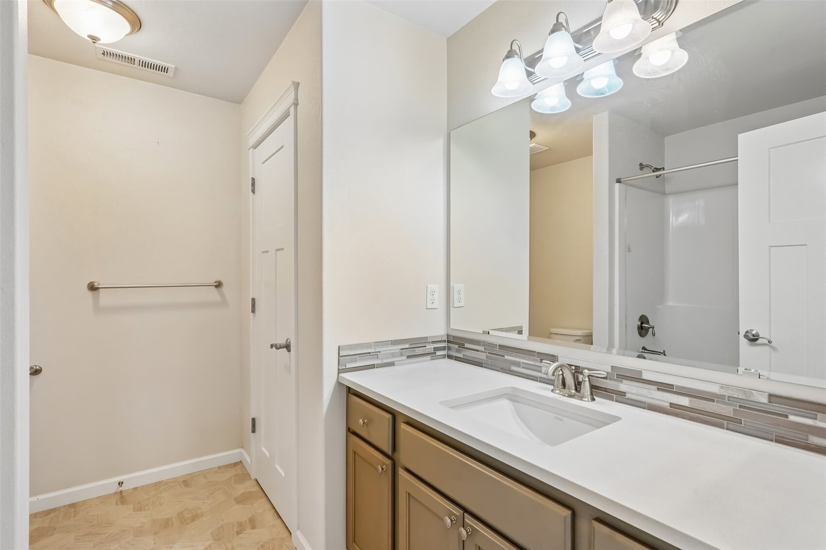 3904 23rd Street Property Photo 12
