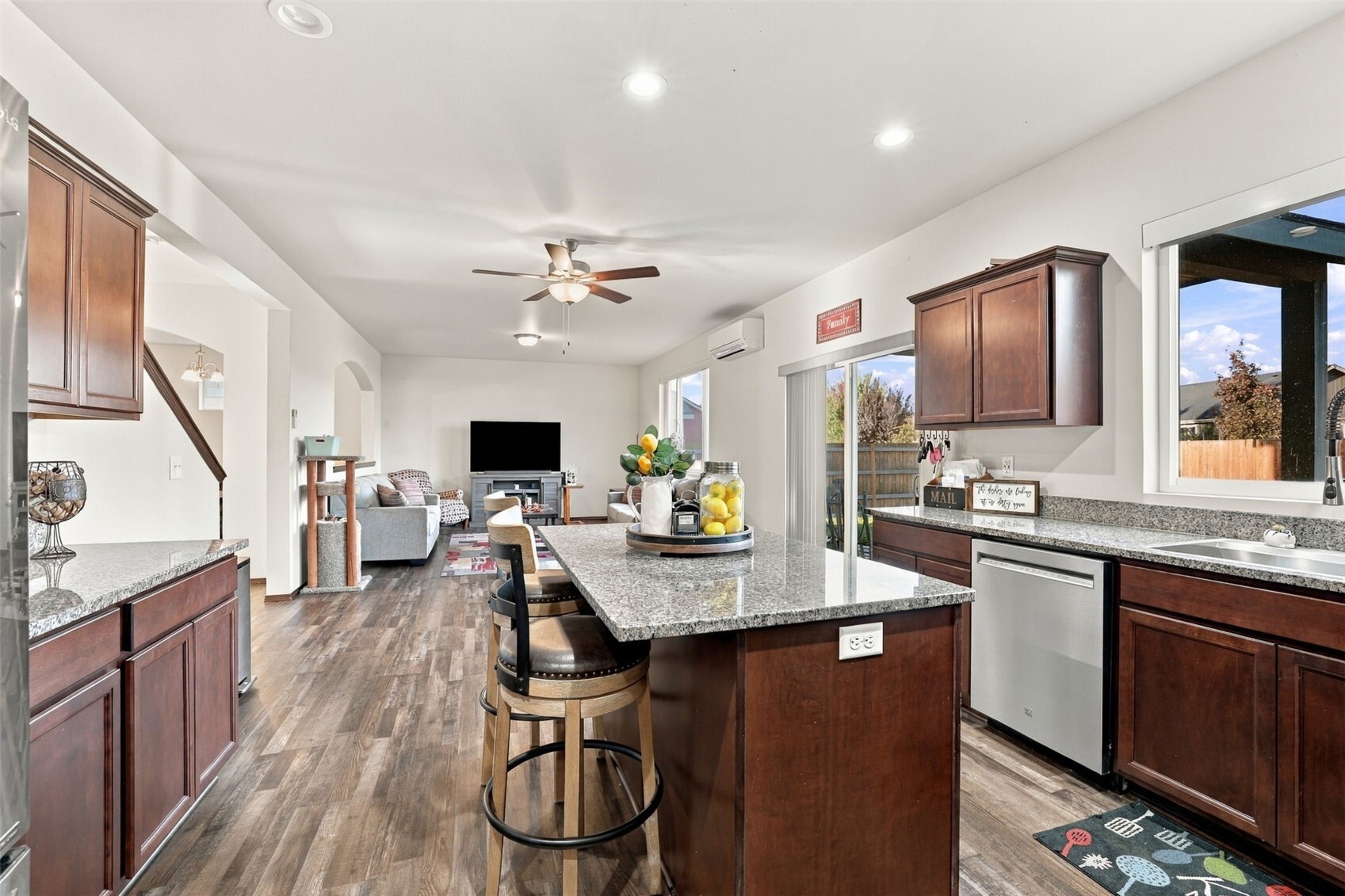 2313 N Sunnyview Lane Property Photo 6