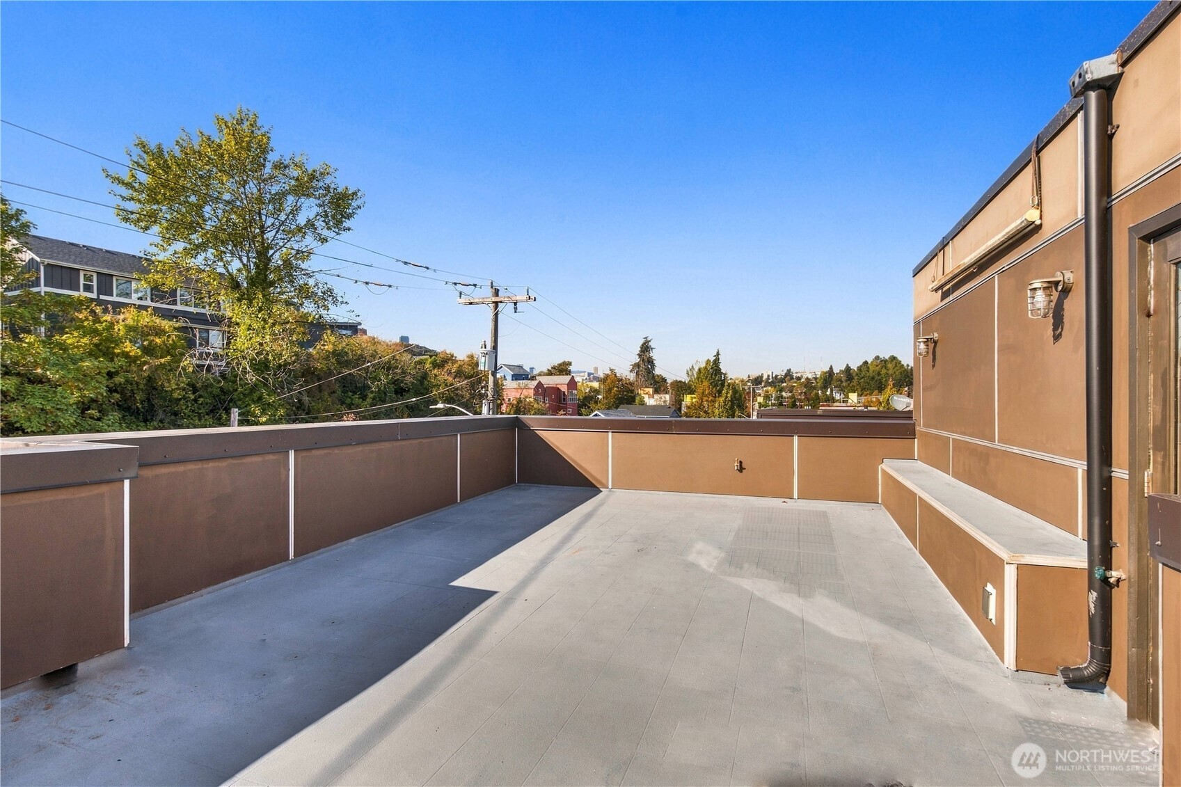 1768 Valentine Place Property Photo 25
