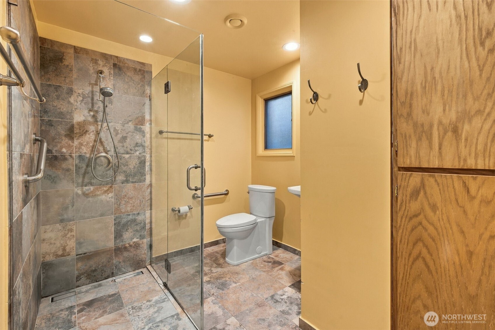 5240 S Dawson Street Property Photo 8