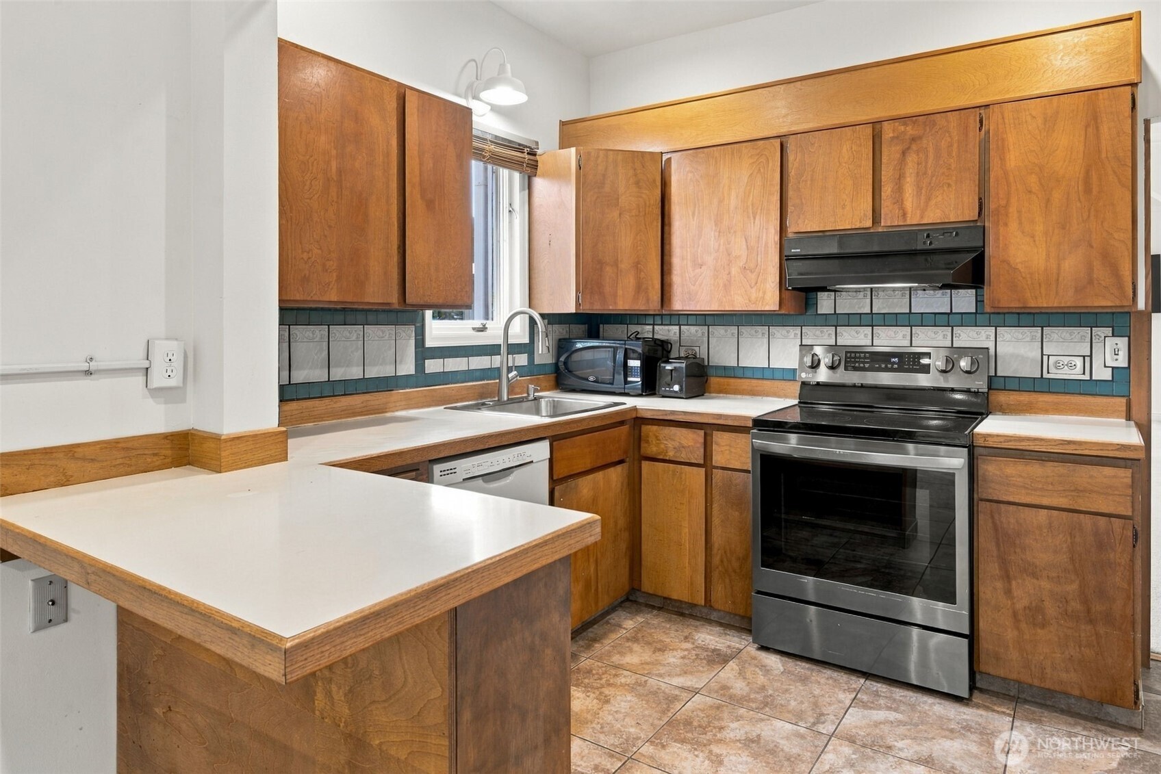5240 S Dawson Street Property Photo 9