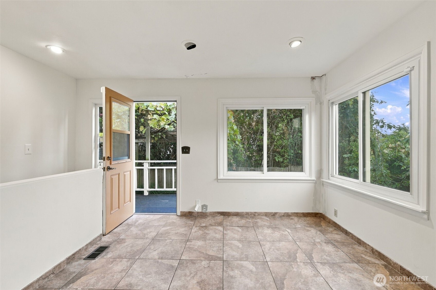5240 S Dawson Street Property Photo 11
