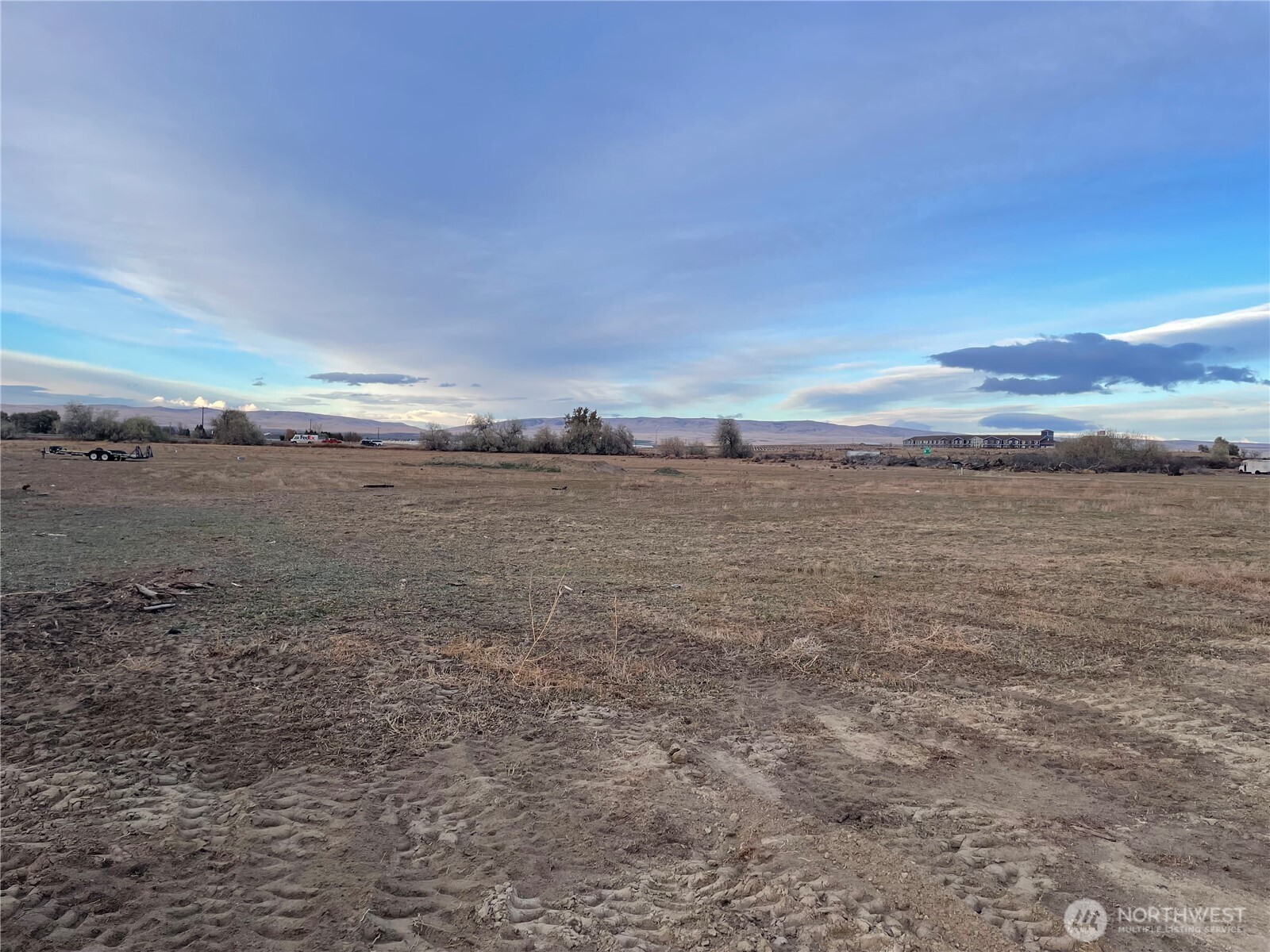 4407 Clyde Circle Property Photo 2