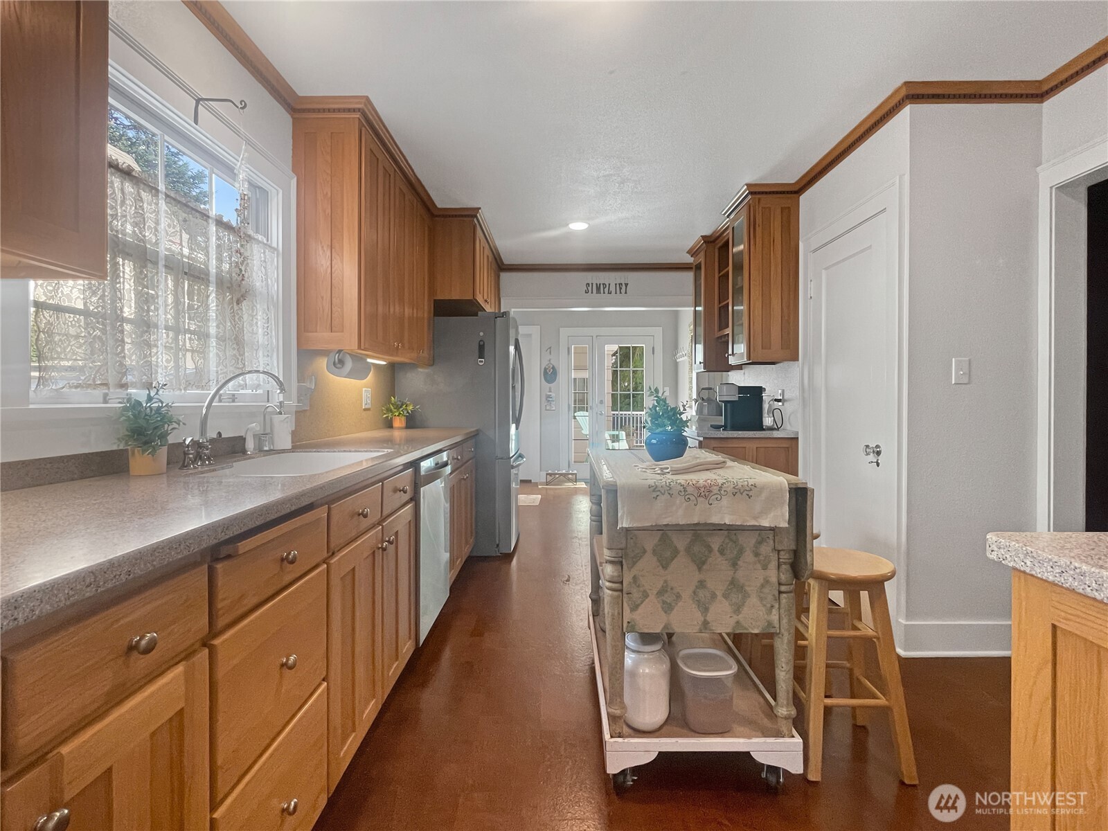 912 N Division Street Property Photo 10